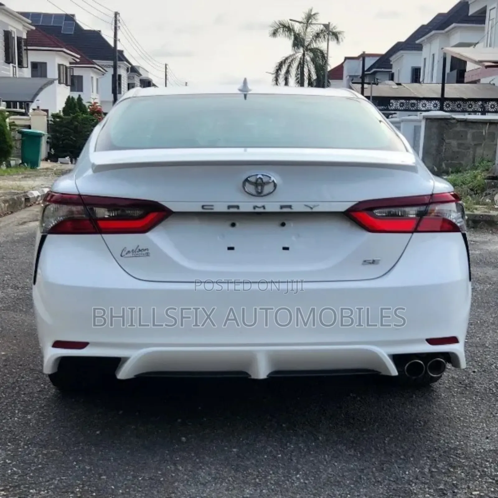 Toyota Camry SE 2021 White