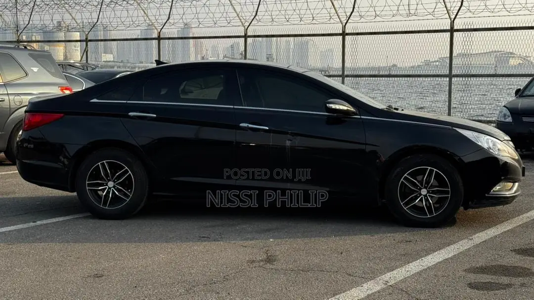 Hyundai Sonata 2009 Black