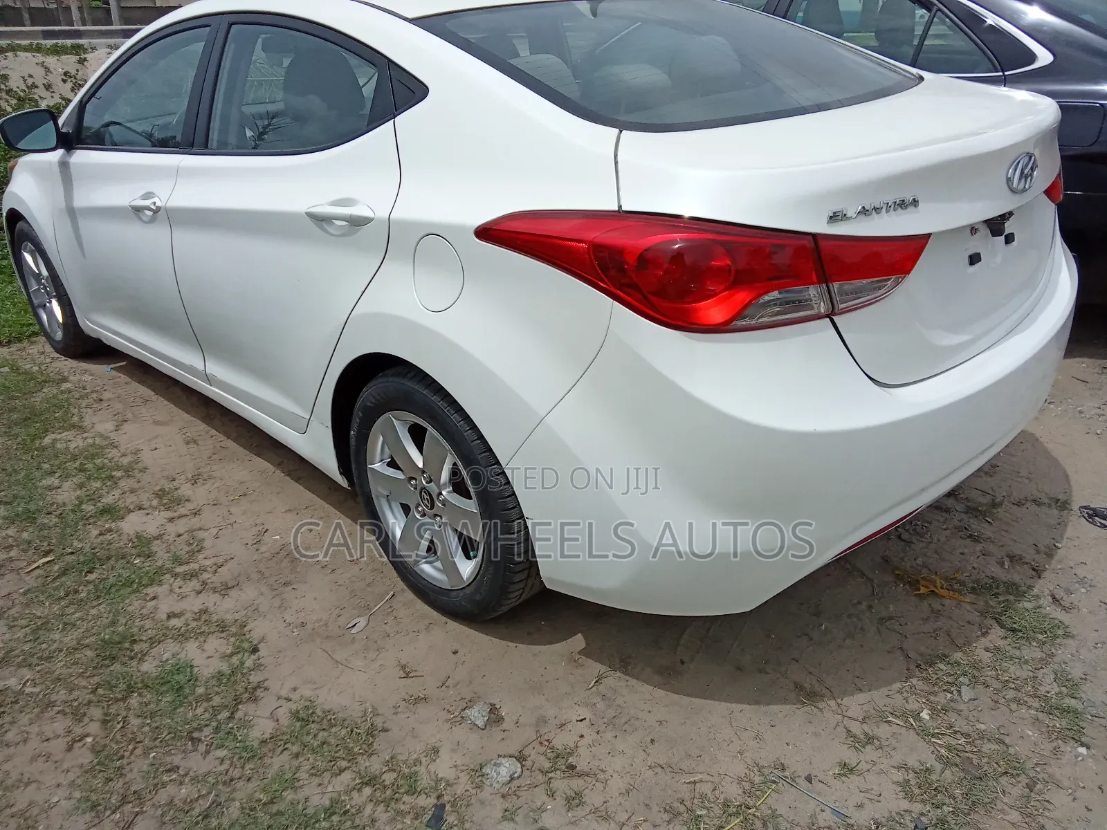 Hyundai Elantra 2012 White