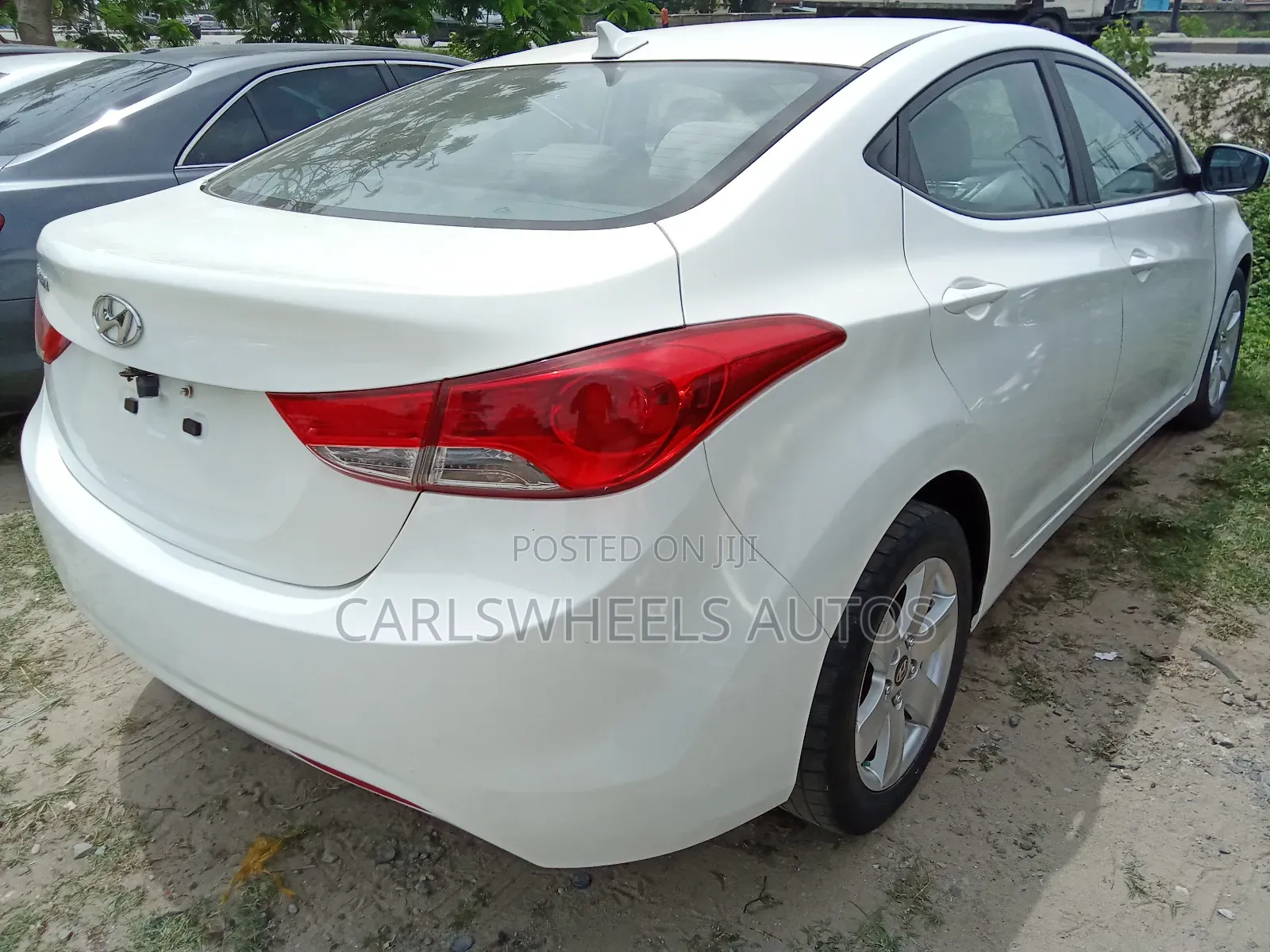 Hyundai Elantra 2012 White