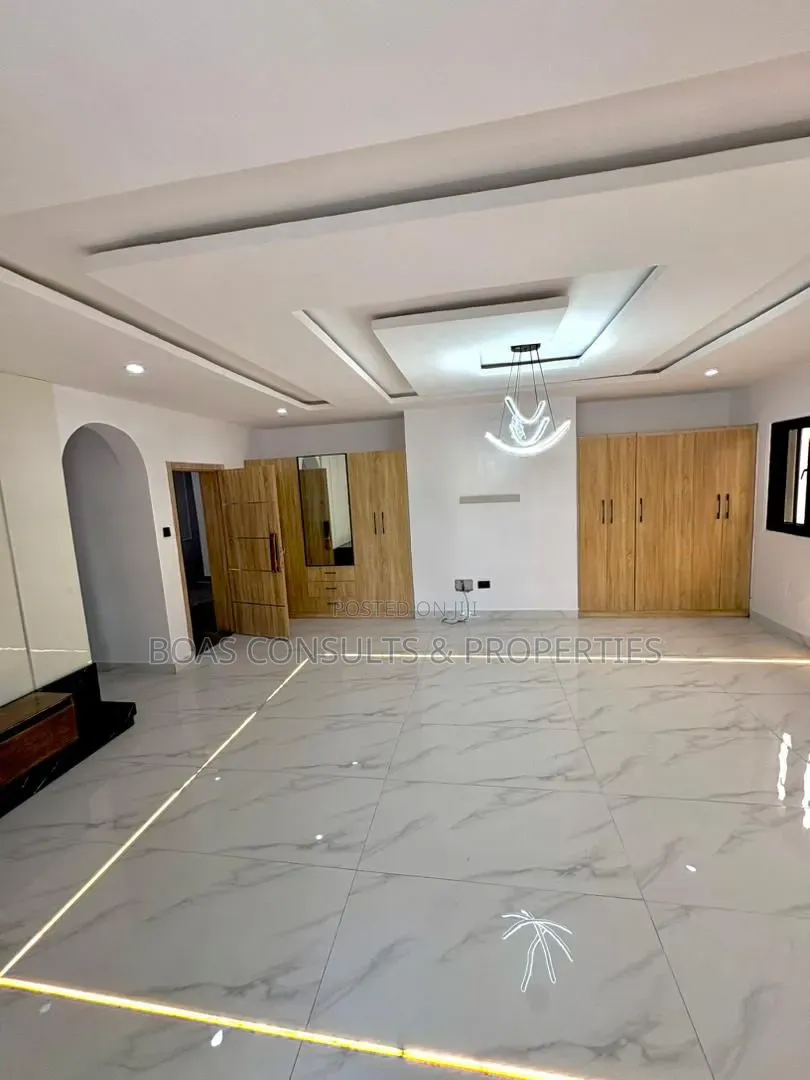 6bdrm Duplex in Vgc, Ilaje / Lekki for rent