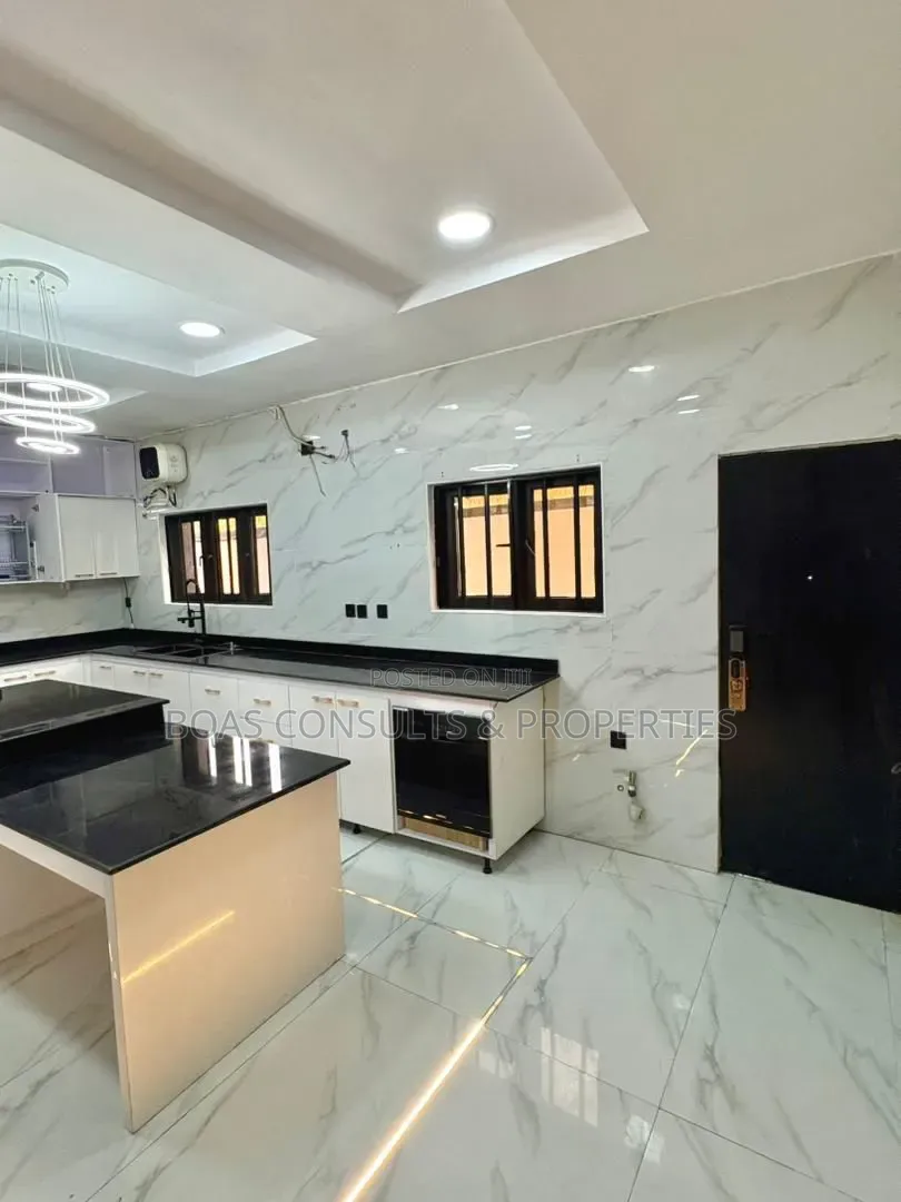 6bdrm Duplex in Vgc, Ilaje / Lekki for rent