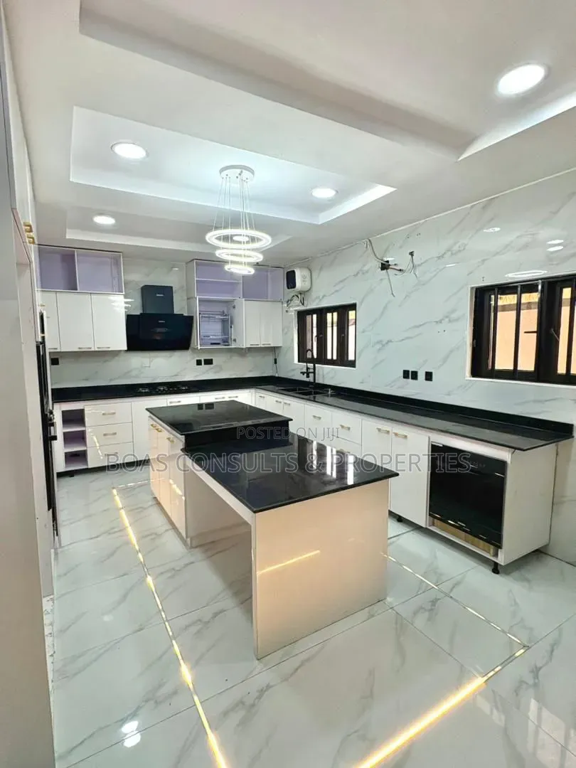 6bdrm Duplex in Vgc, Ilaje / Lekki for rent