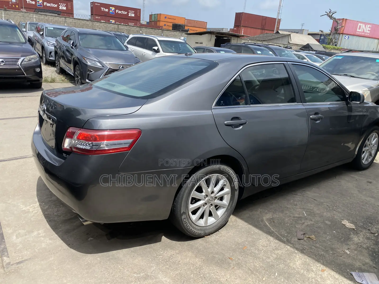 Toyota Camry XLE 4dr Sedan (2.5L 4cyl 6AM) 2010 Gray