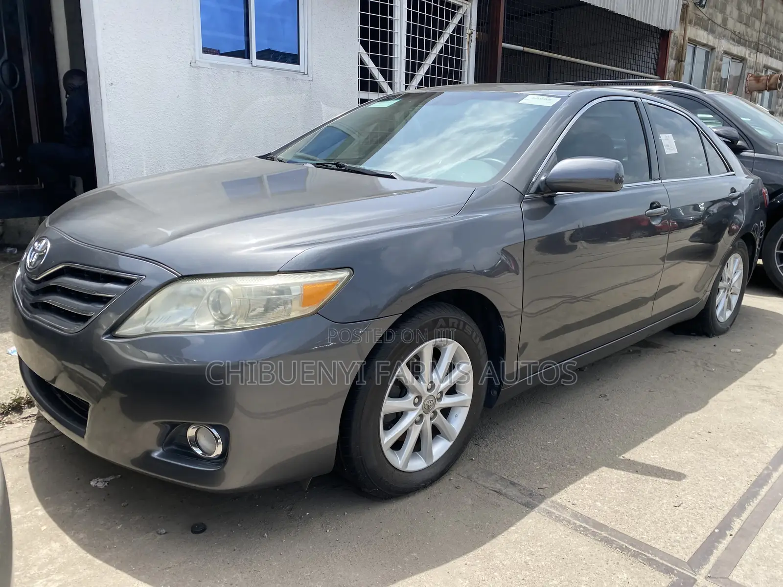 Toyota Camry XLE 4dr Sedan (2.5L 4cyl 6AM) 2010 Gray