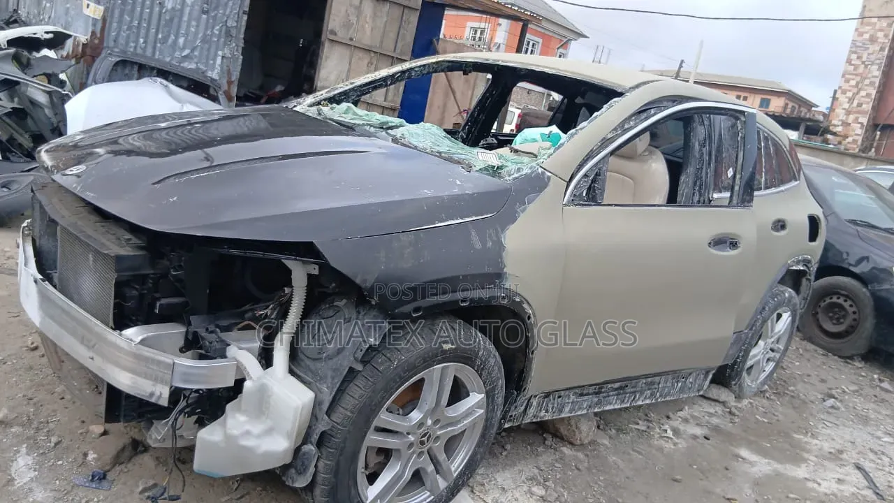 2023 Gla250 Windscreen Glass Available at Chimatex