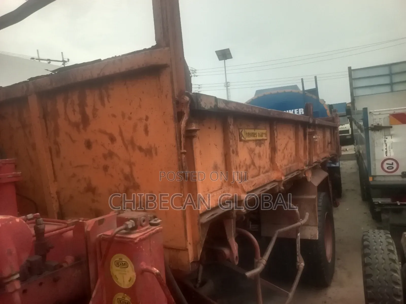 1617 Tipper With Hiab Crane (Foreign Used)