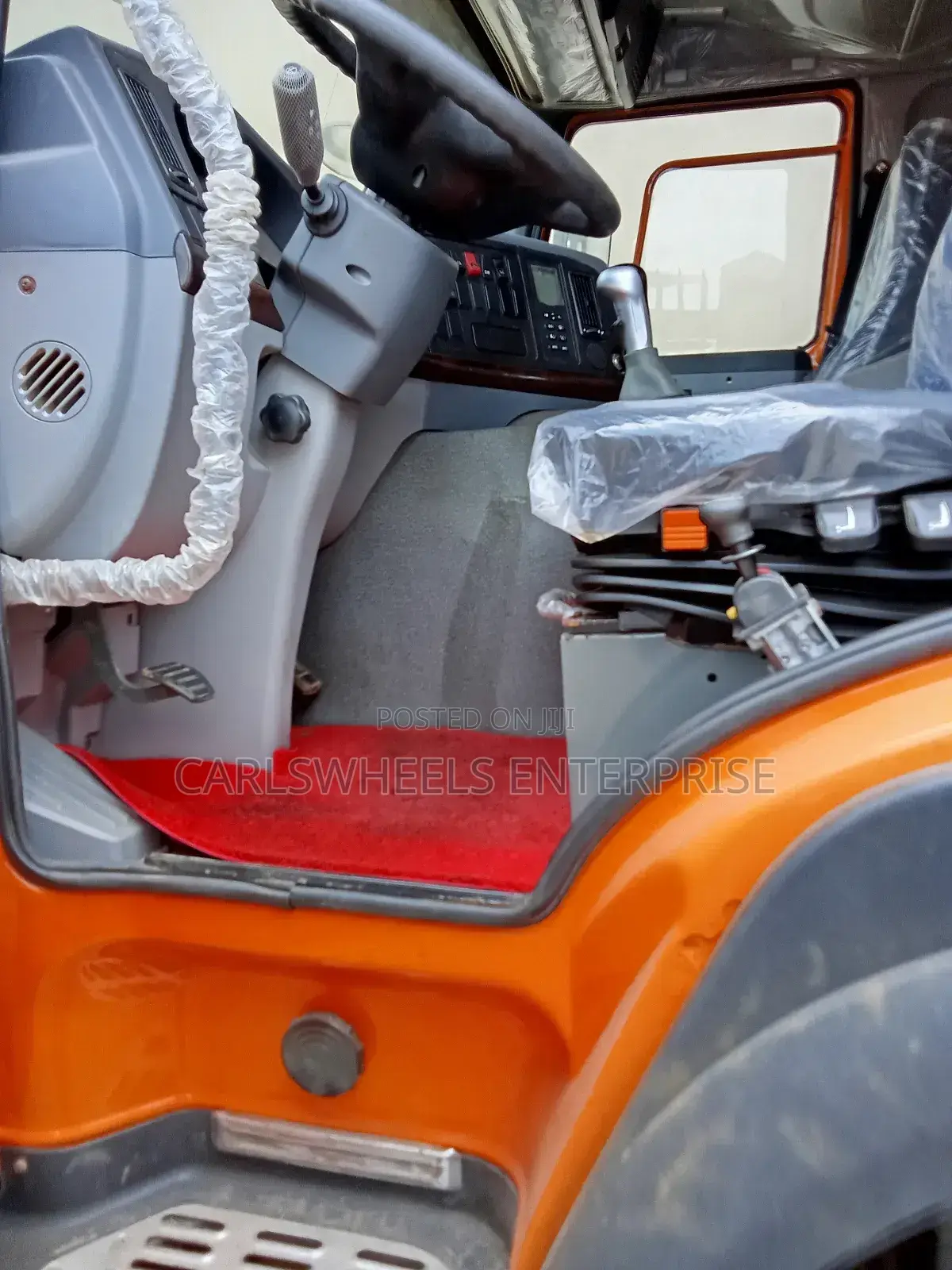 Foreign Used Refurbished to Brand New 371 Howo 10tys Tiper Dump Truck