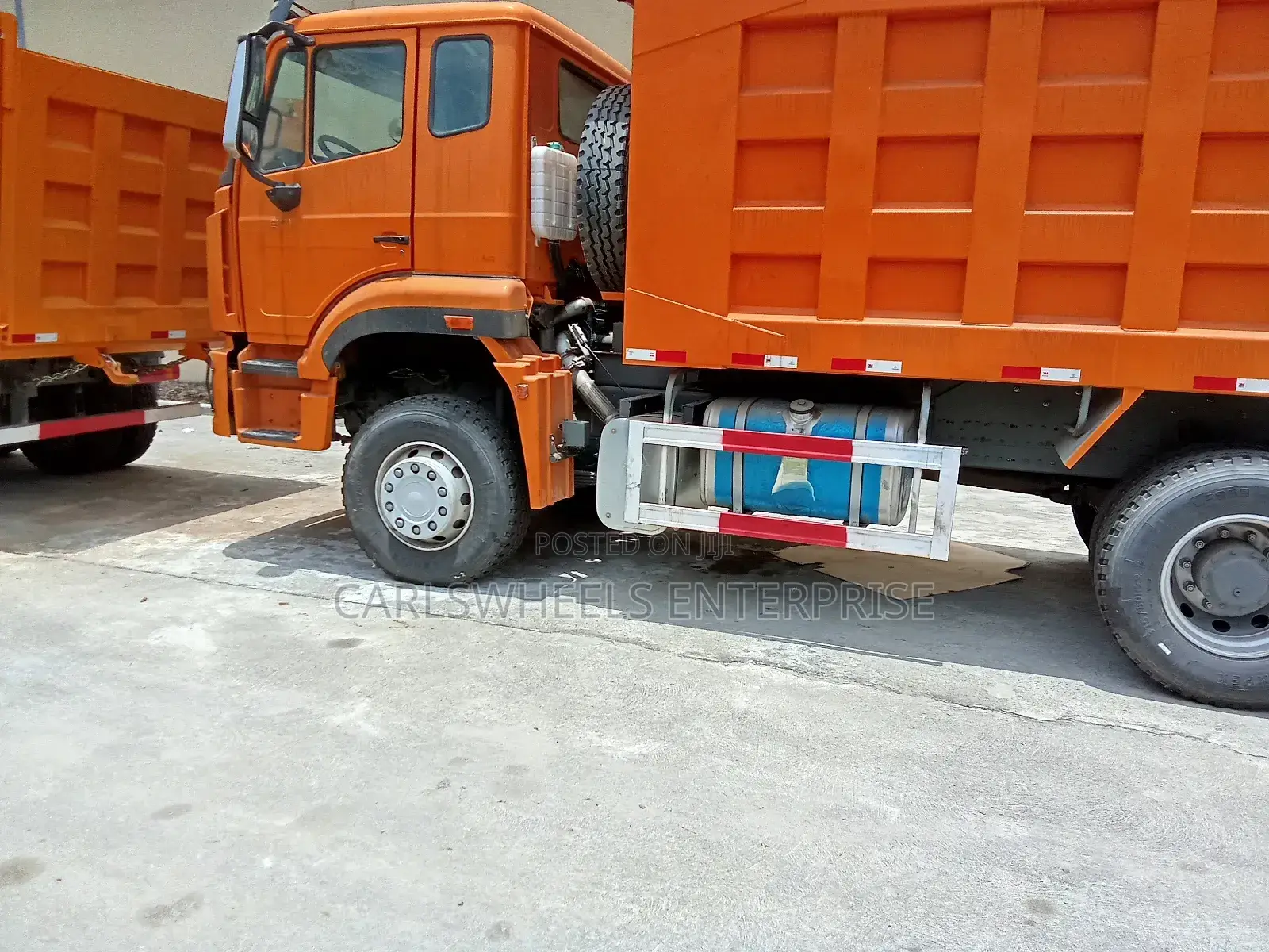 Foreign Used Refurbished to Brand New 371 Howo 10tys Tiper Dump Truck