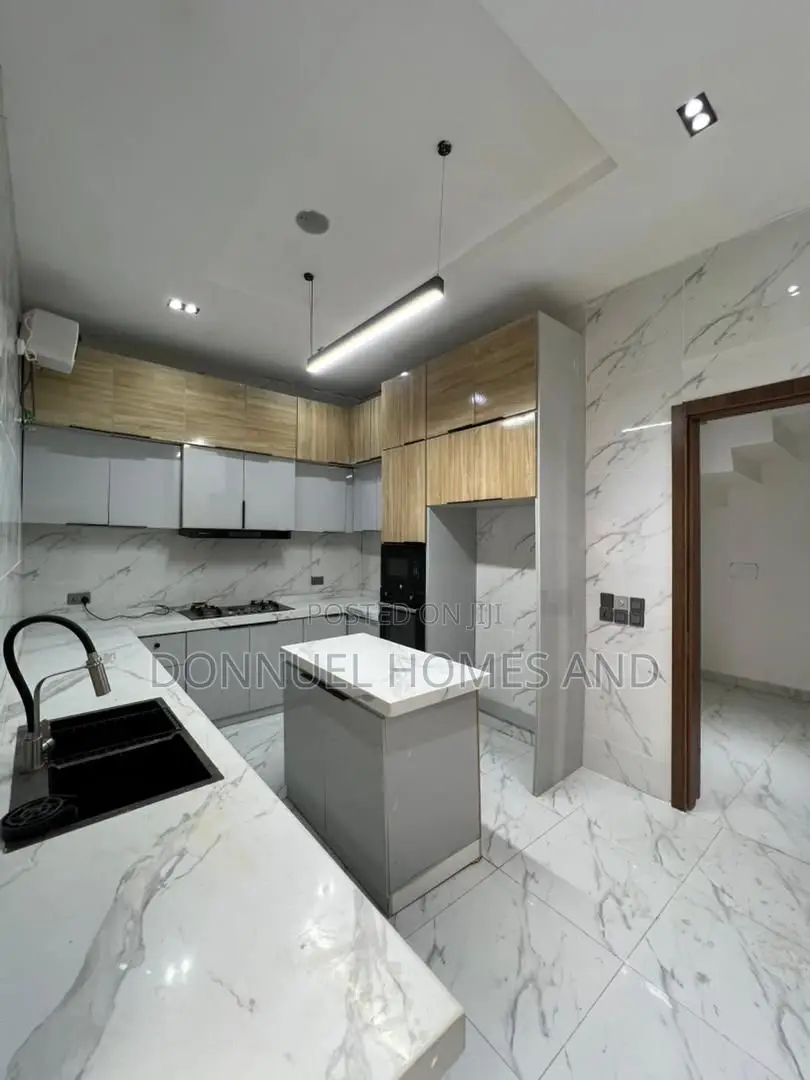 4bdrm Townhouse / Terrace in Ajah for rent