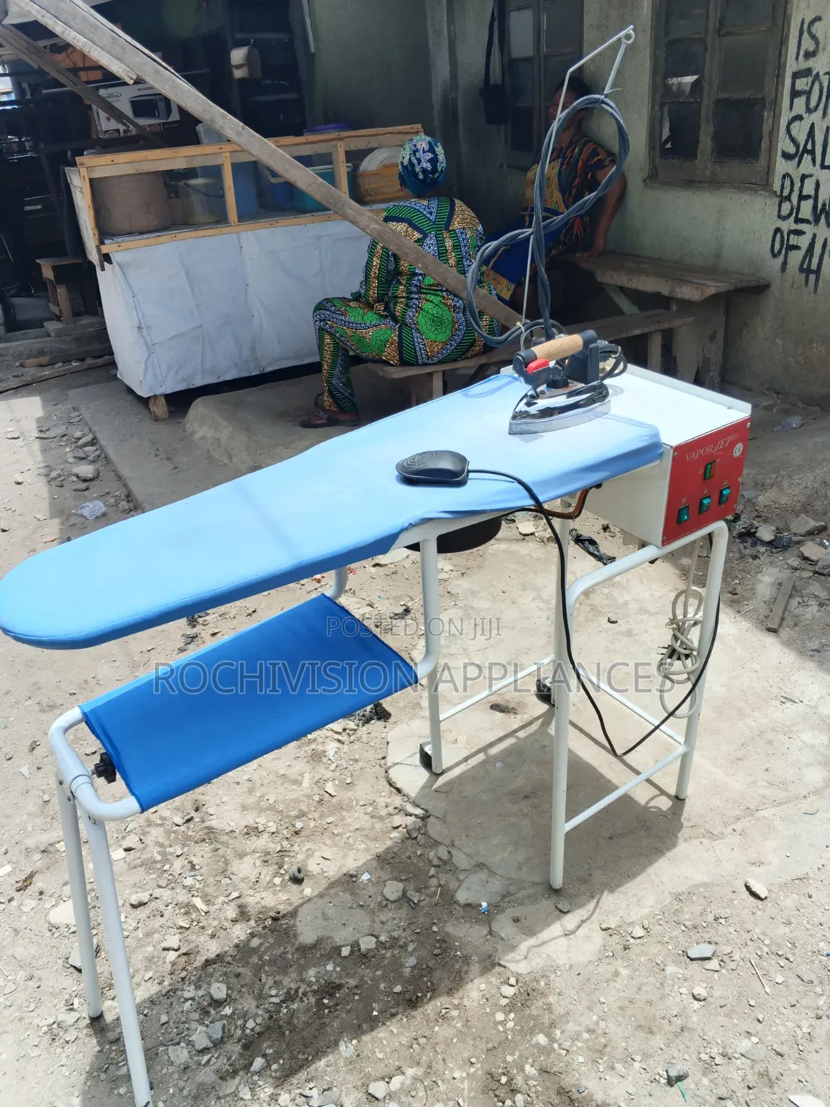 Batistella Finishing Table Industrial Iron With Table, Element Vacuum