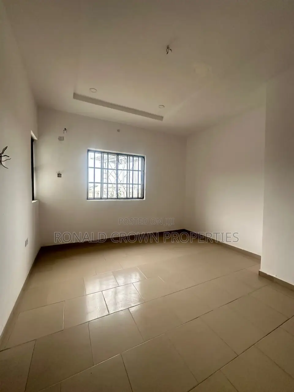 3bdrm Apartment in Ikota for sale