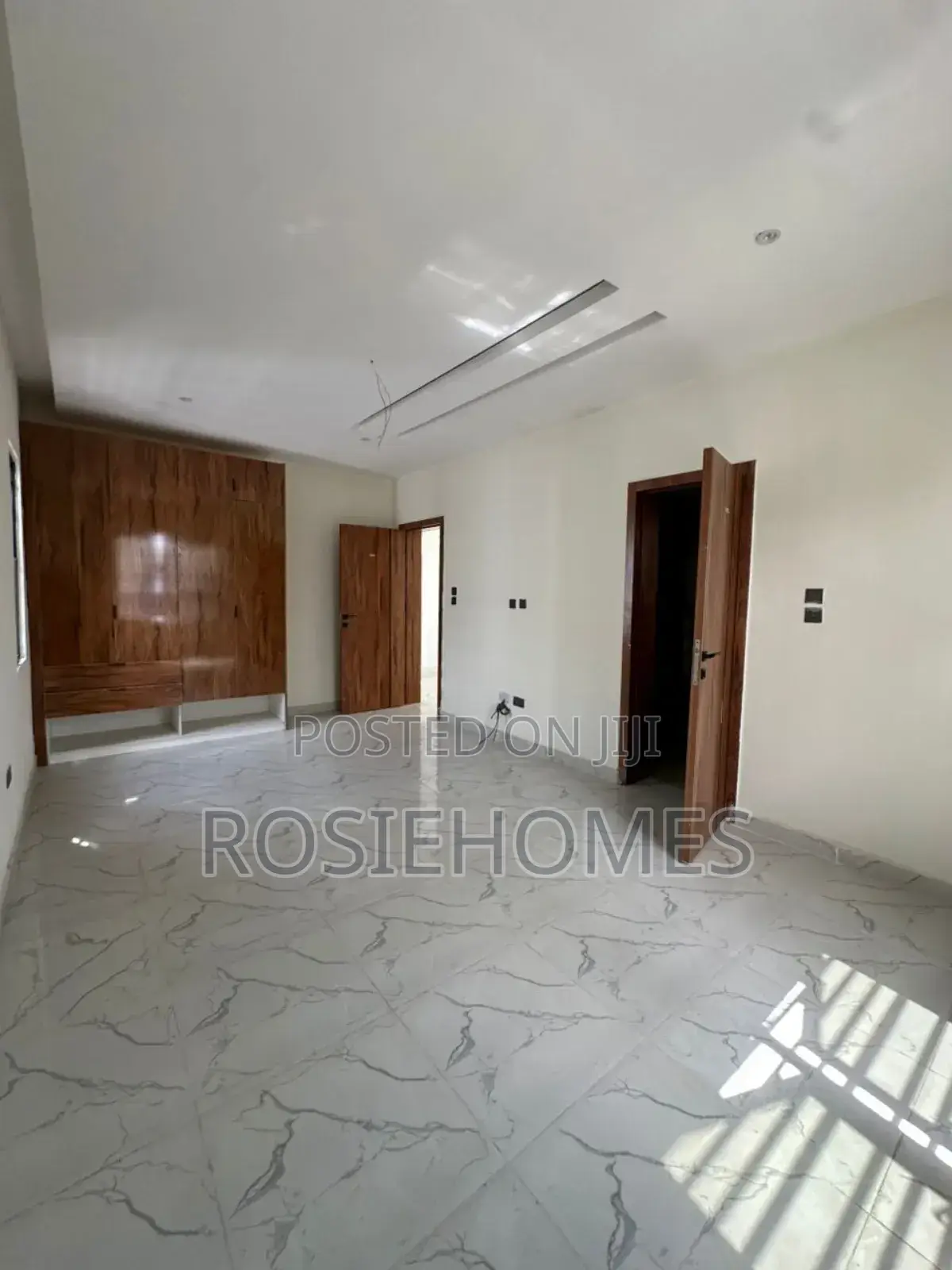 4bdrm Duplex in Light Estate, Adeola Odeku for rent