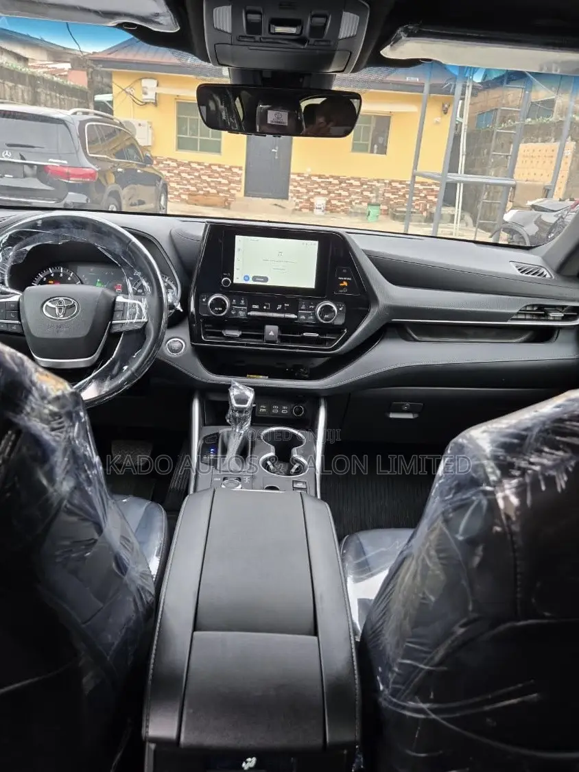 Toyota Highlander XSE AWD 2023 Gray