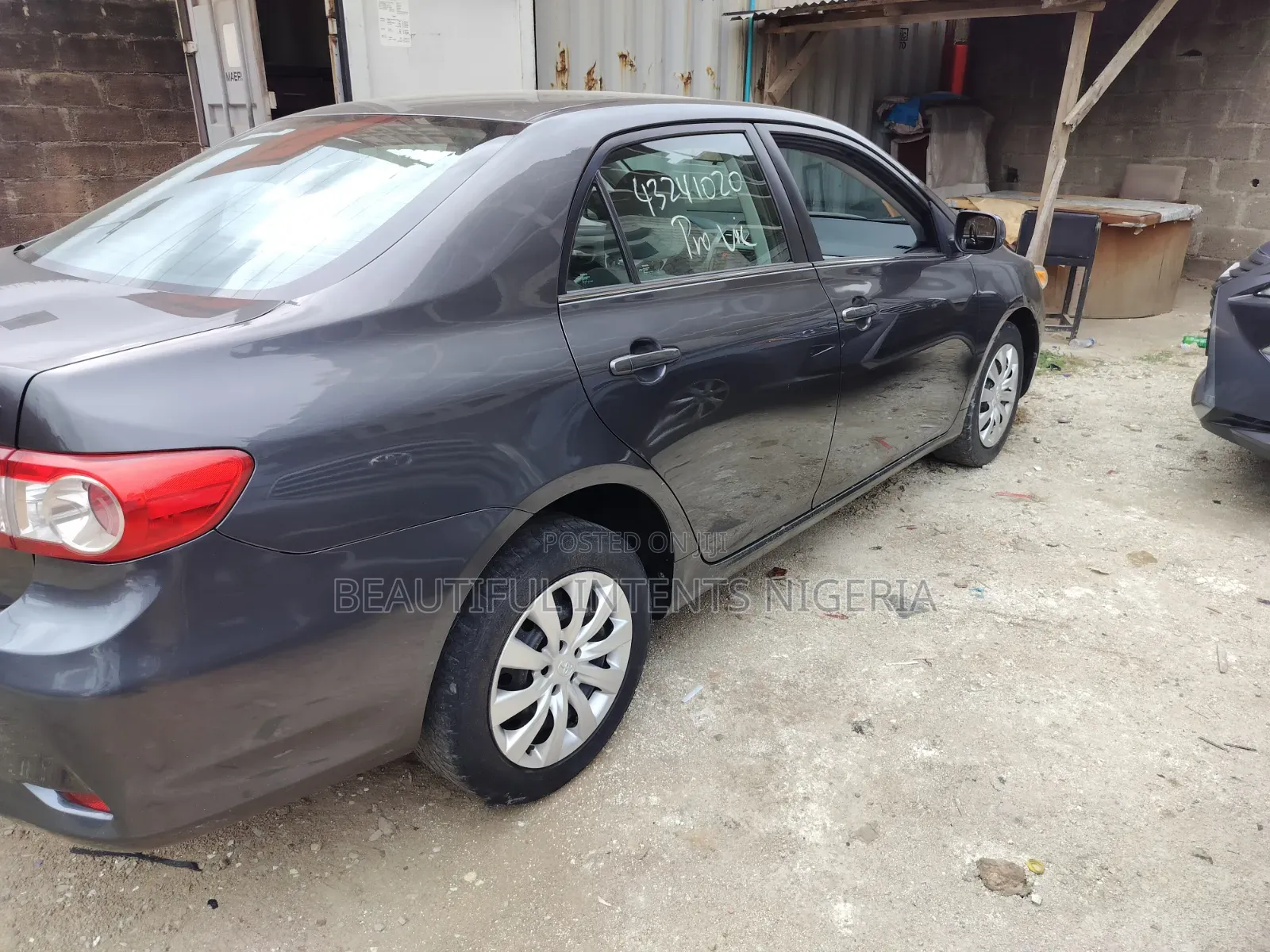 Toyota Corolla LE 4dr Sedan (1.8L 4cyl 4A) 2013 Gray