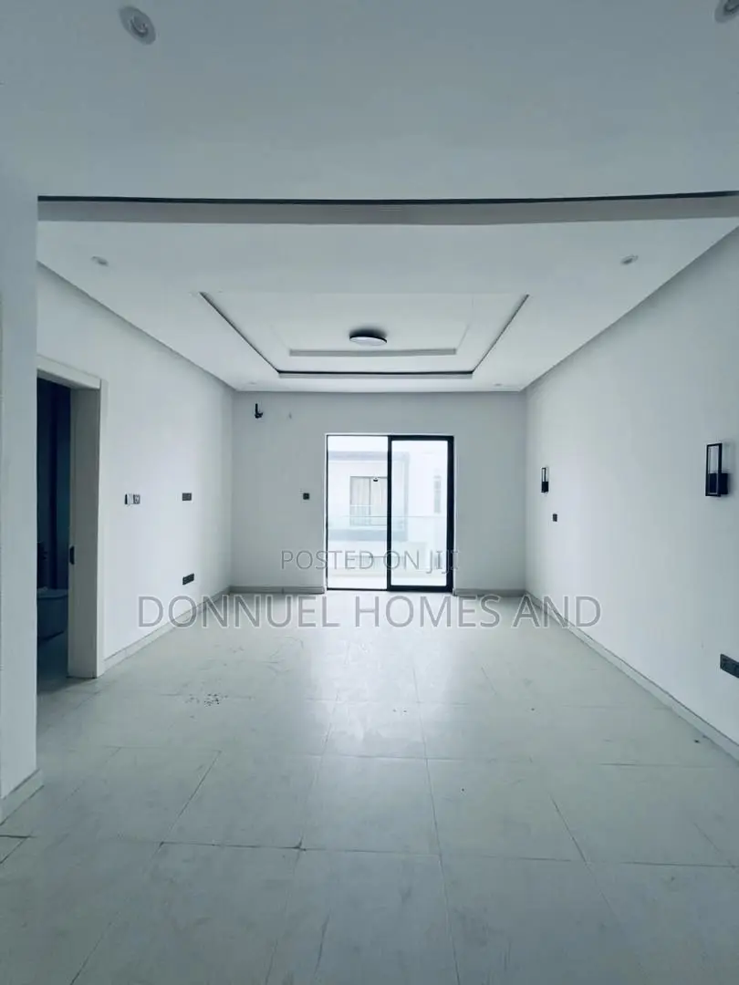 4bdrm Townhouse / Terrace in Lekki Expressway for rent