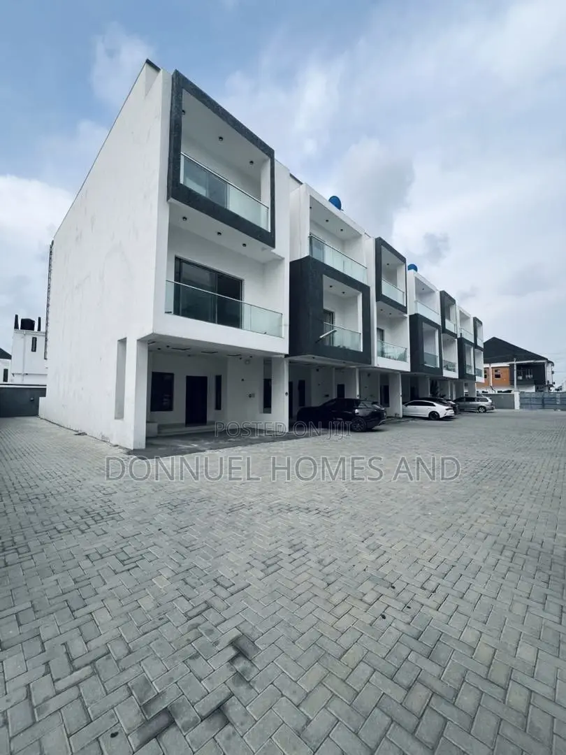 4bdrm Townhouse / Terrace in Lekki Expressway for rent