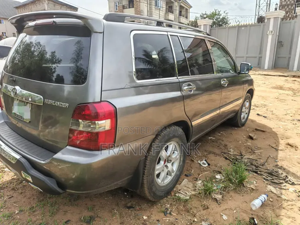 Toyota Highlander 2004 Gray