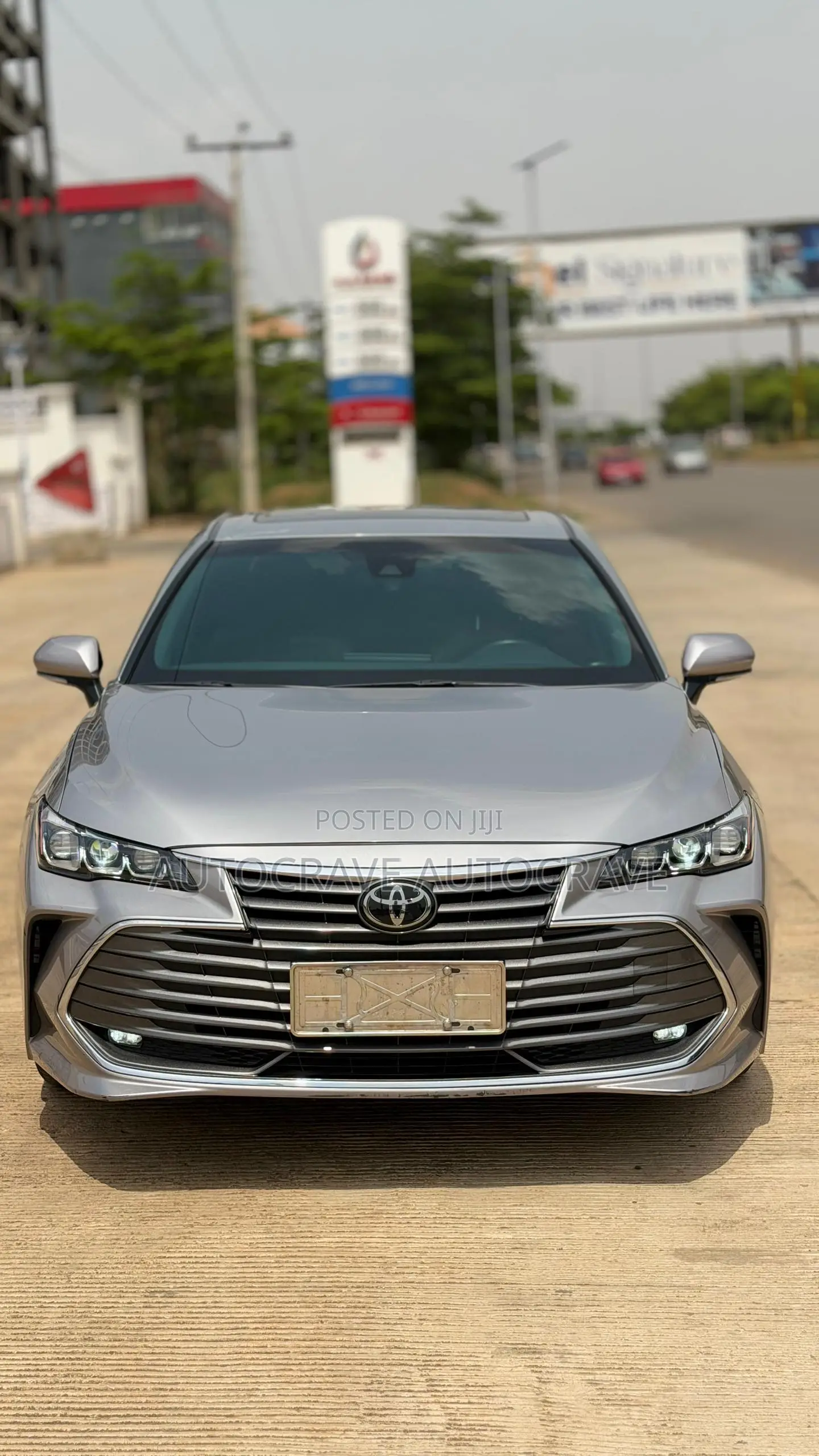 Toyota Avalon XLE 2021 Silver
