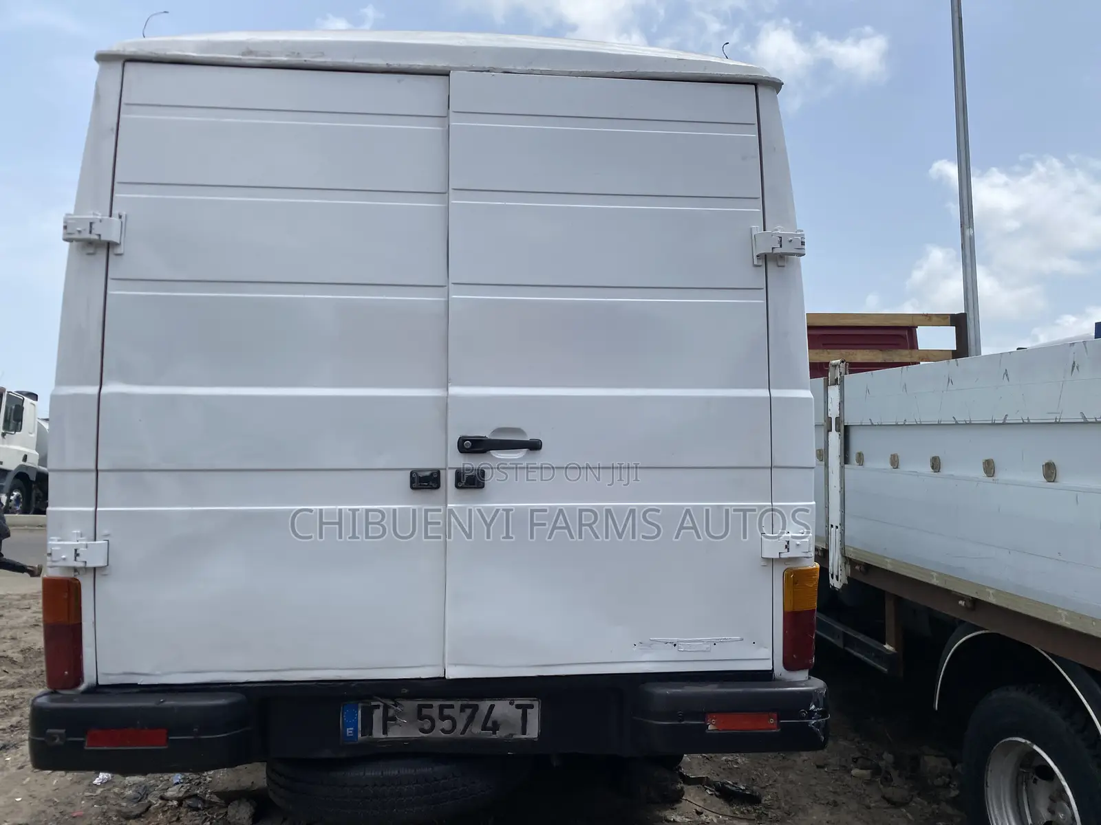 Mercedes-Benz T1/TN 1995 White