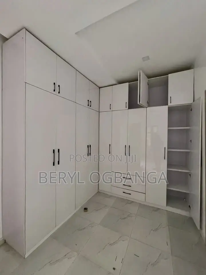 4bdrm Duplex in Idado for rent