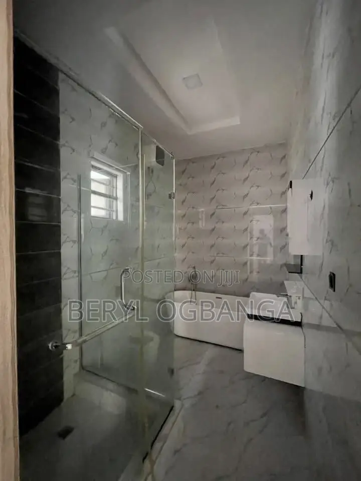 4bdrm Duplex in Idado for rent