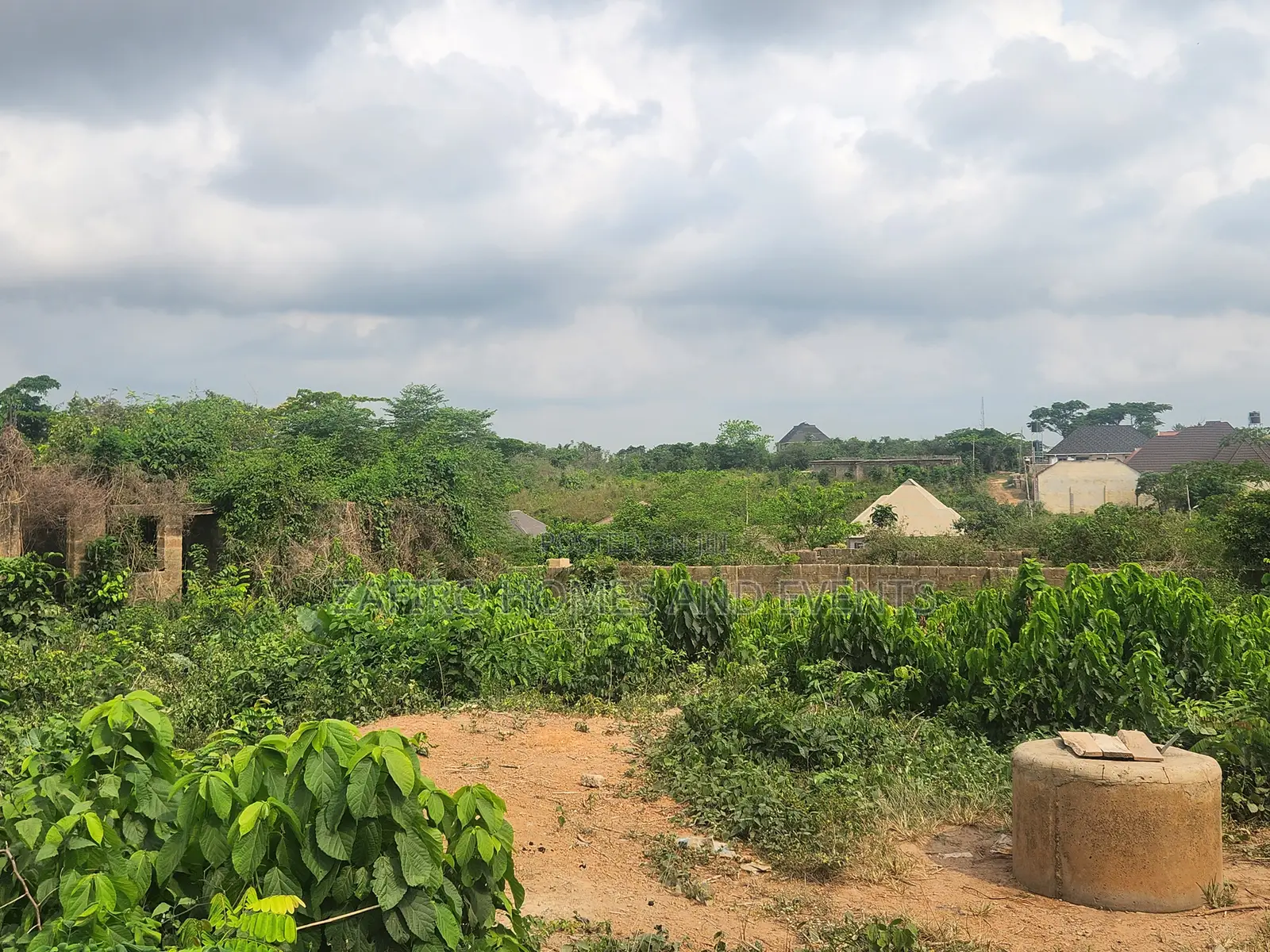 6bdrm Bungalow In Ademilokun Estate, Akobo For Sale