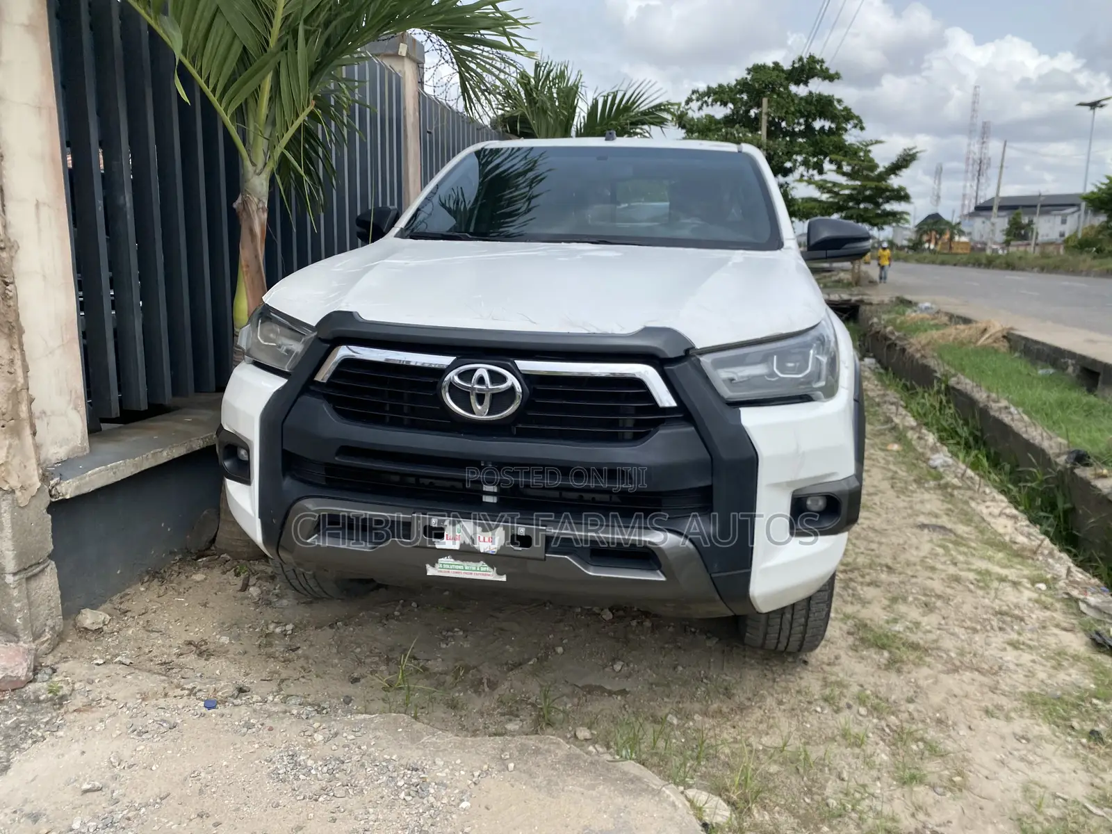 Toyota Hilux 2021 White