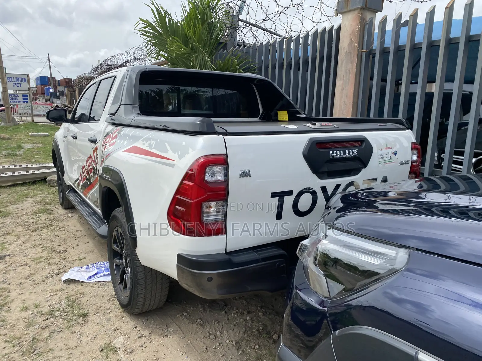 Toyota Hilux 2021 White