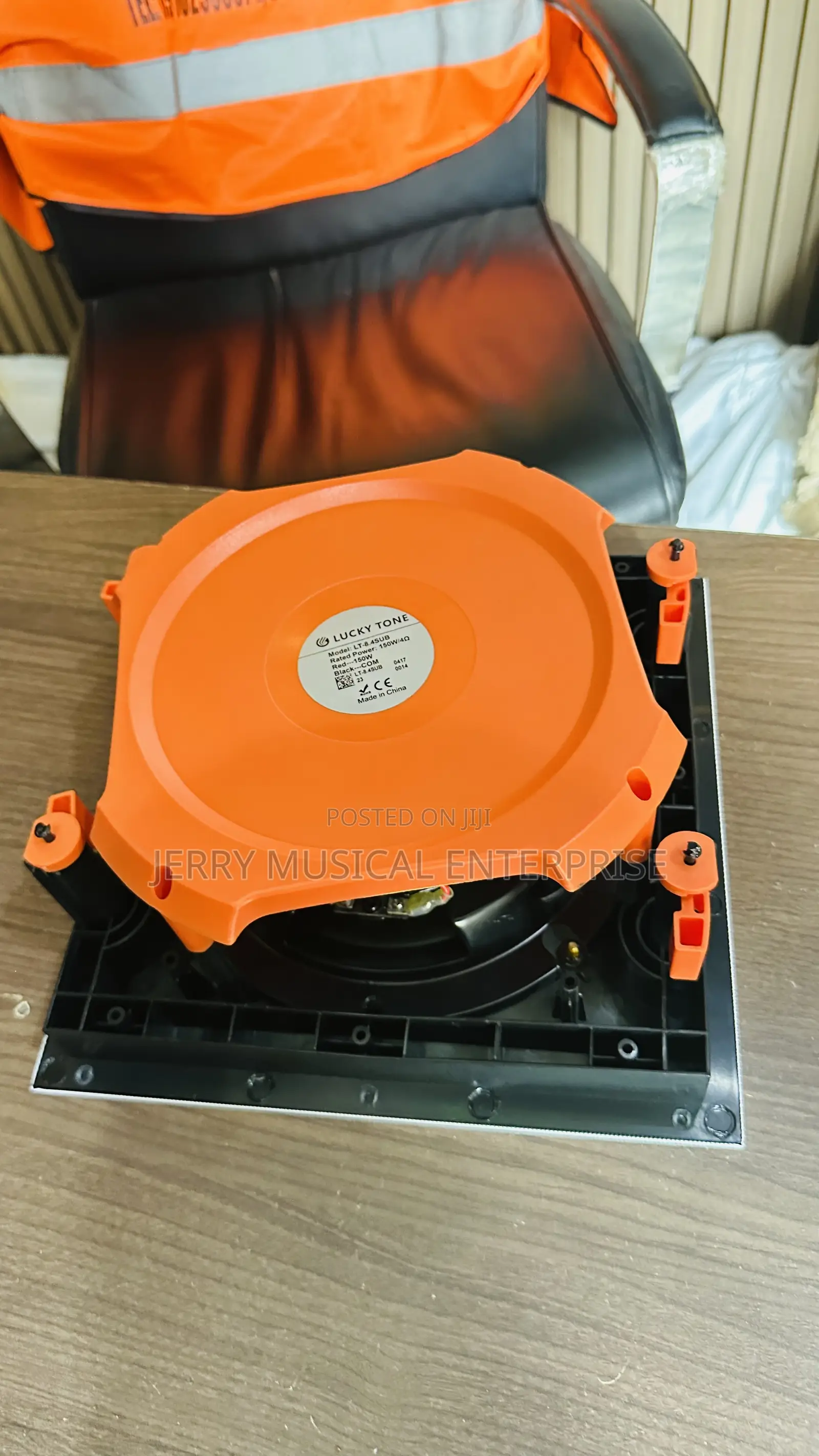 Lucky Tone Subwoofer in Wall