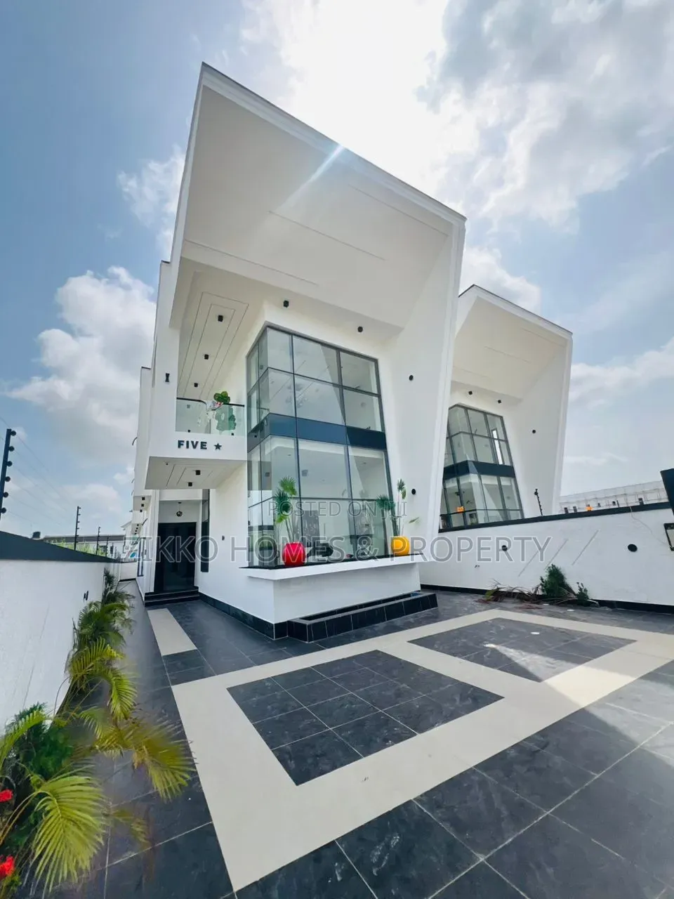 5bdrm Duplex in Ajah, Lekki for sale