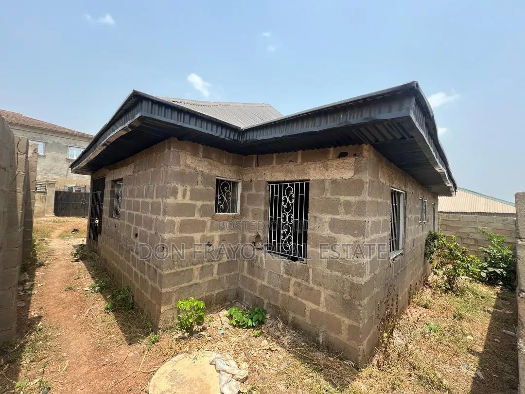 2 Beds + 1 Bed Bungalow At Fatumo Erunmu Olodo Area Ibadan