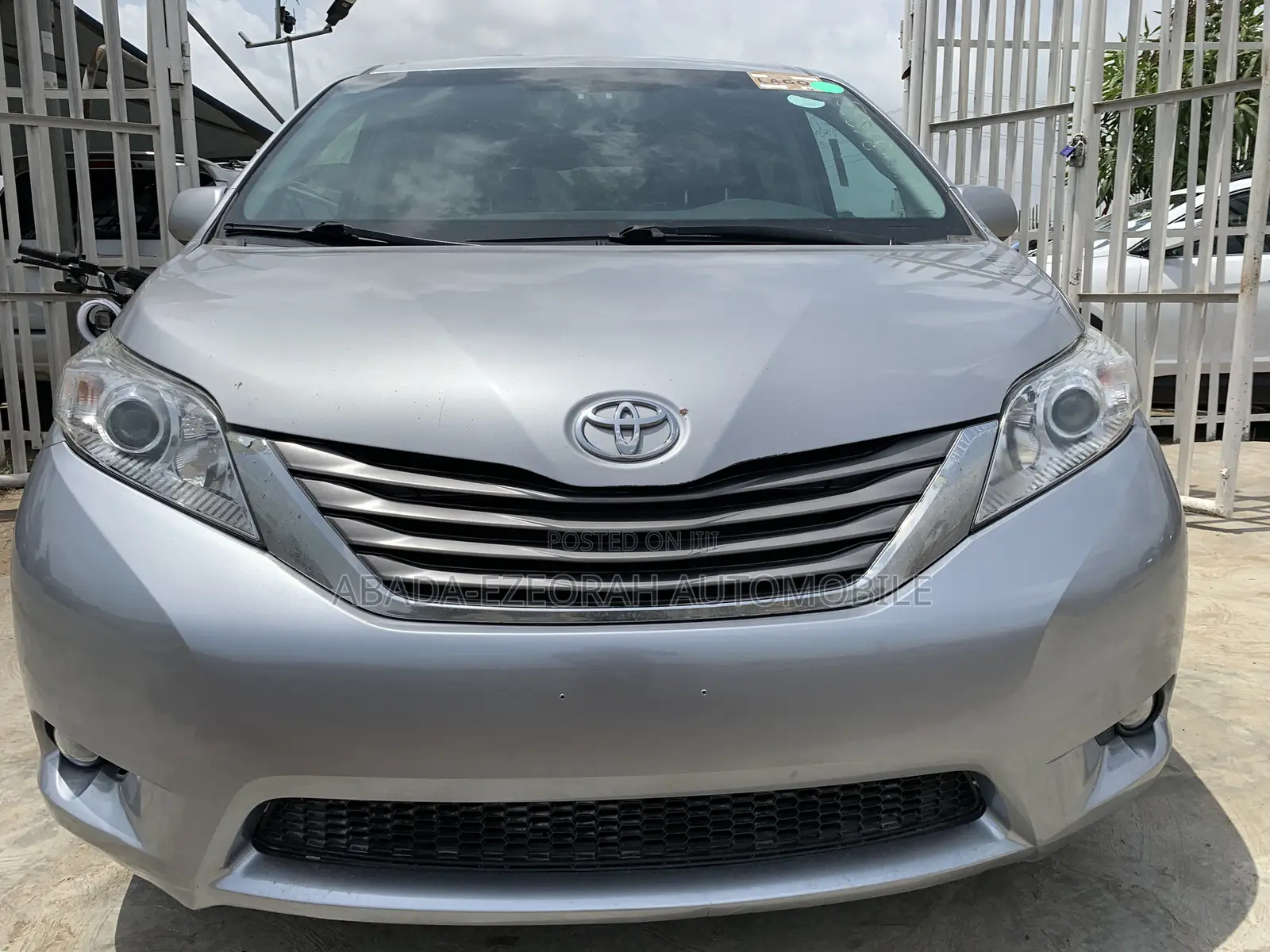 Toyota Sienna XLE 8 Passenger 2012 Gray