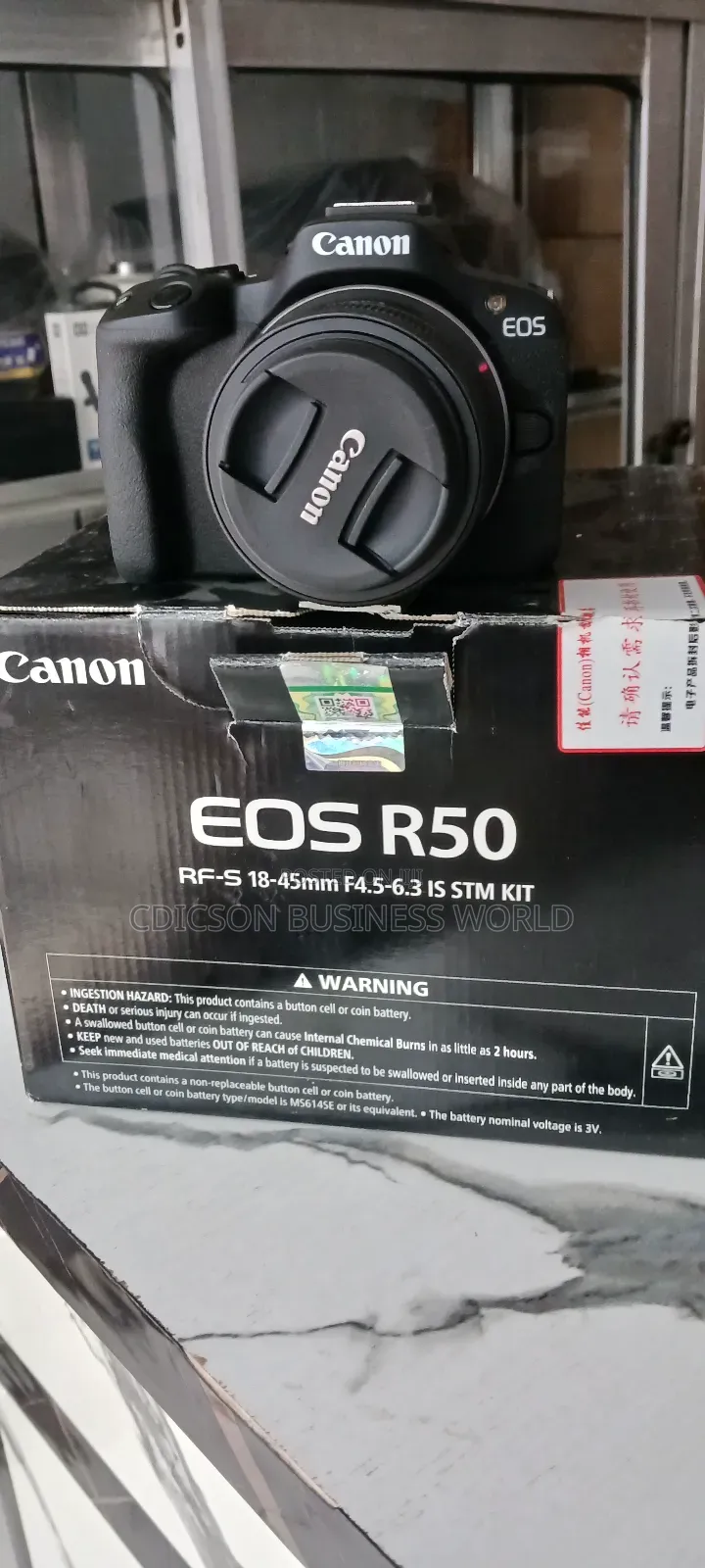 Canon Camera R50