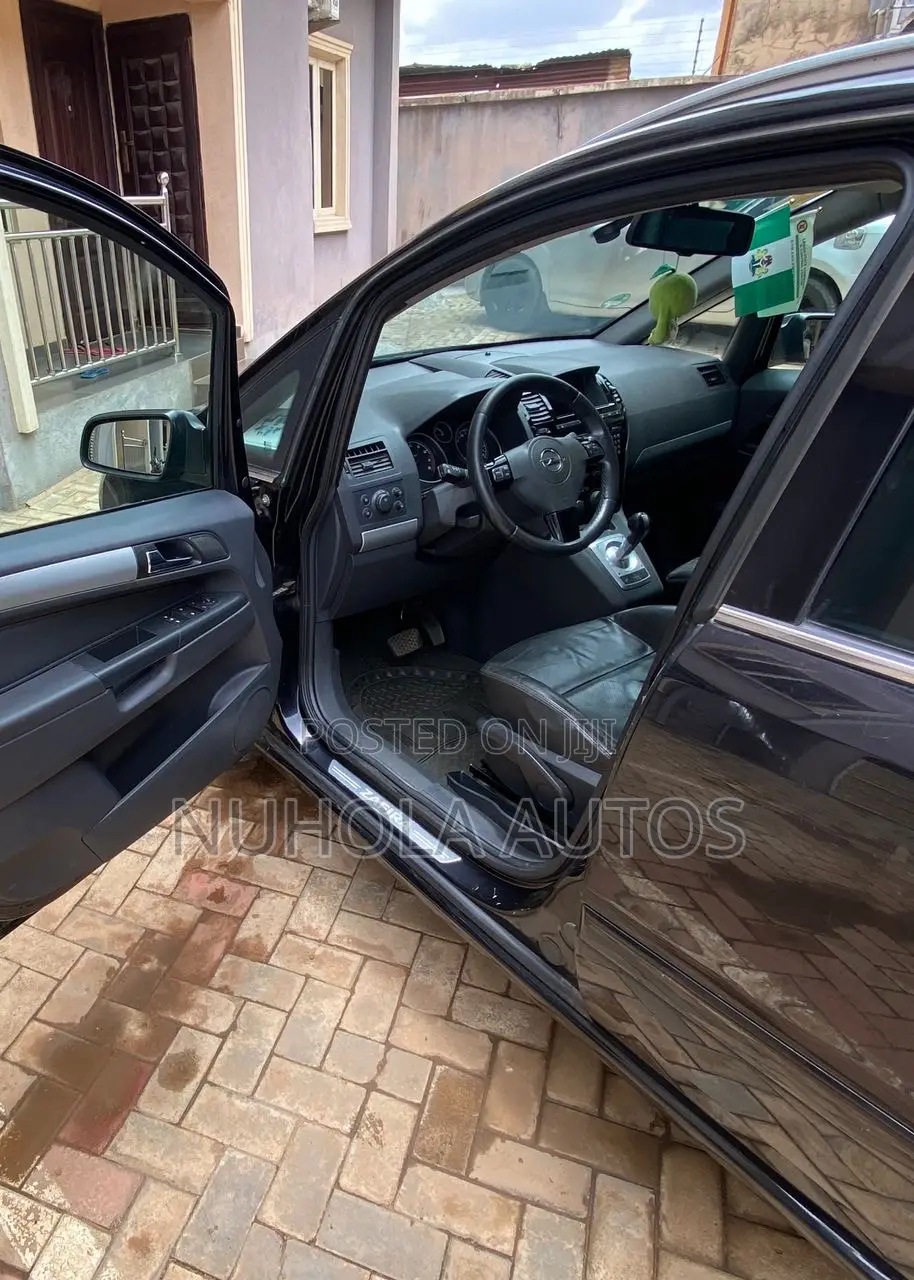 Opel Zafira 2.0T OPC 2010 Black