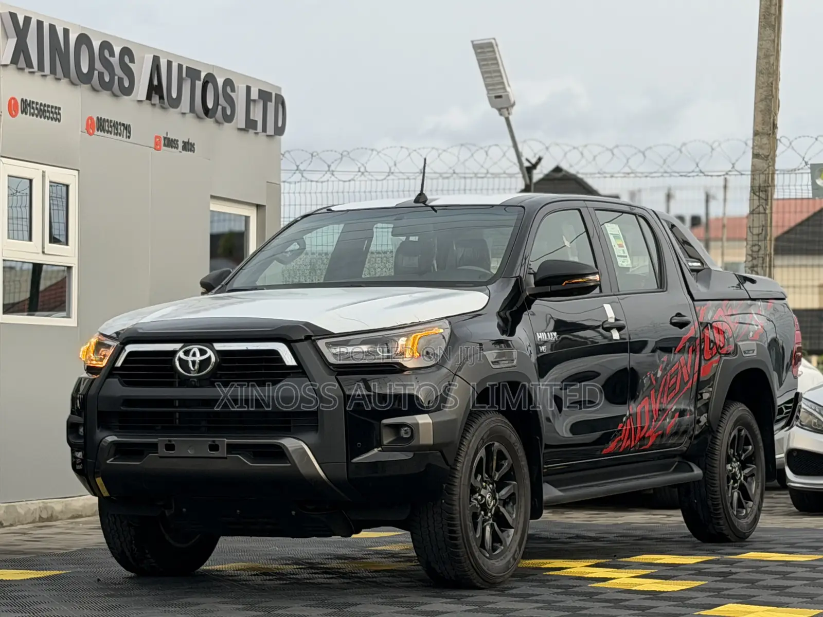New Toyota Hilux 2025 Black