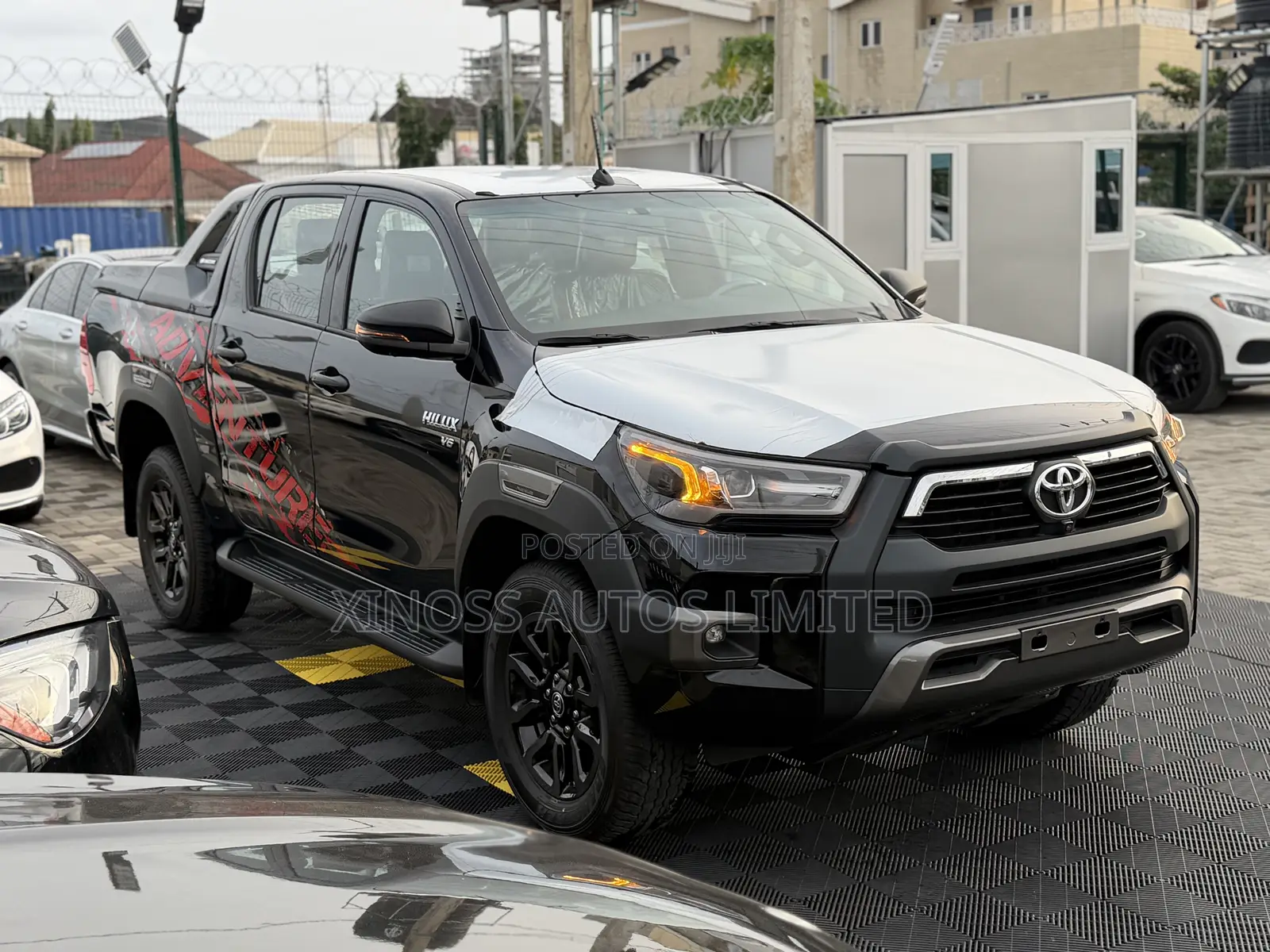 New Toyota Hilux 2025 Black