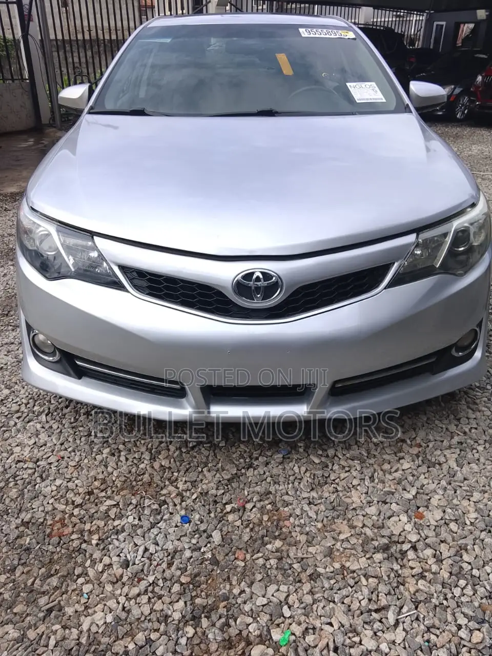 Toyota Camry SE 4dr Sedan (2.5L 4cyl 6A) 2013 Silver