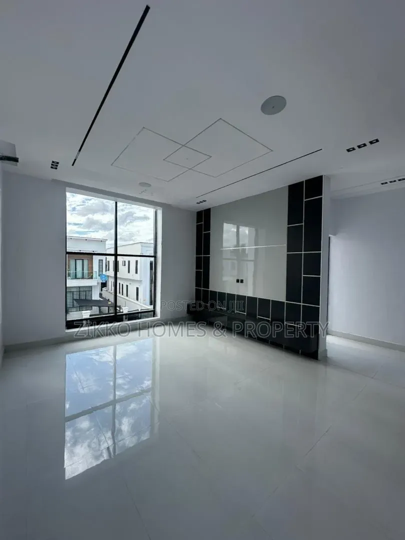 5bdrm Duplex in Ajah, Lekki for sale