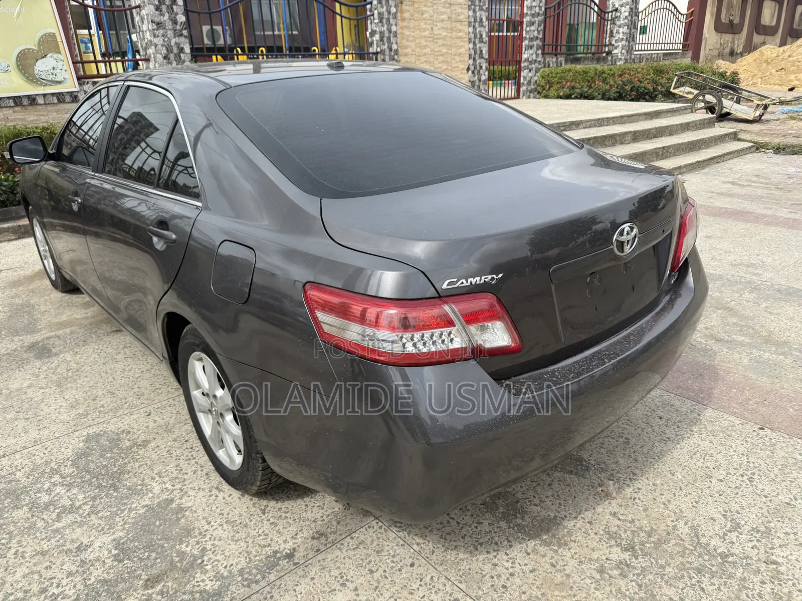 Toyota Camry LE 4dr Sedan (2.5L 4cyl 6A) 2011 Gray