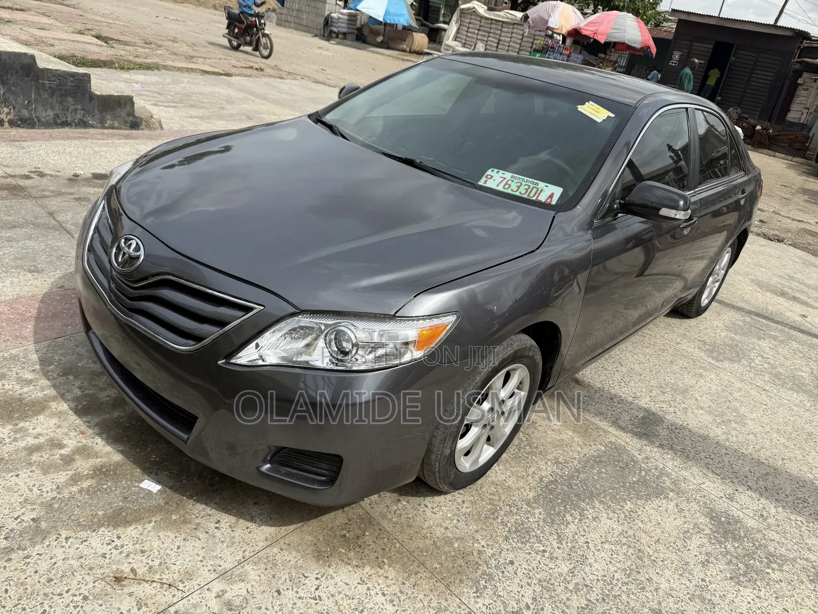 Toyota Camry LE 4dr Sedan (2.5L 4cyl 6A) 2011 Gray
