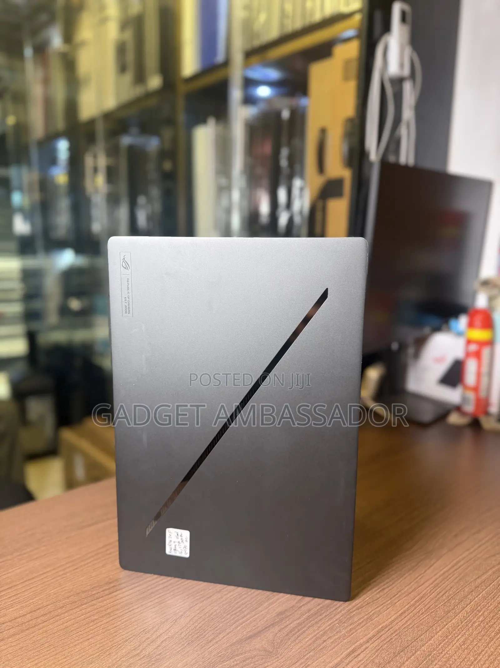 Laptop Asus ROG Zephyrus G16 16GB Intel Core Ultra 9 SSD 1T
