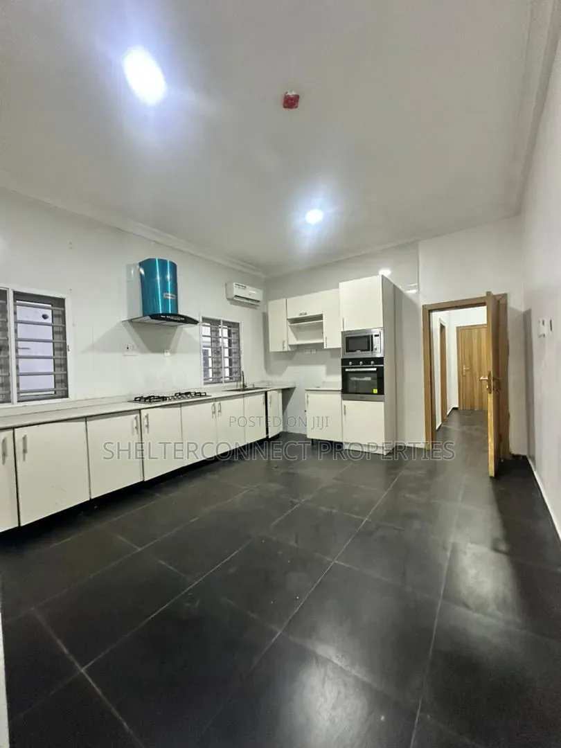 3bdrm Apartment in Ikoyi S.W for rent