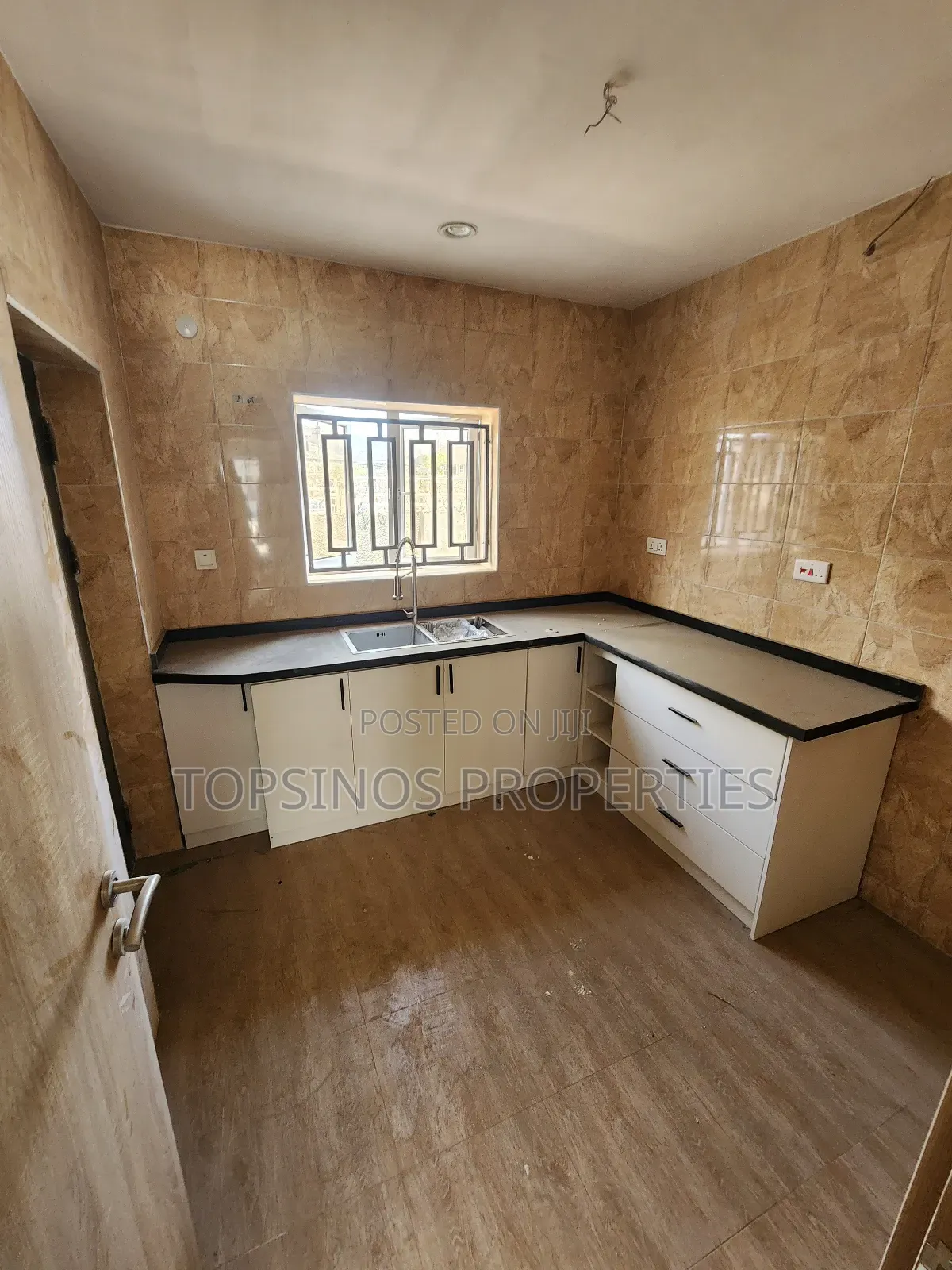 3bdrm Block of Flats in Dawaki for rent