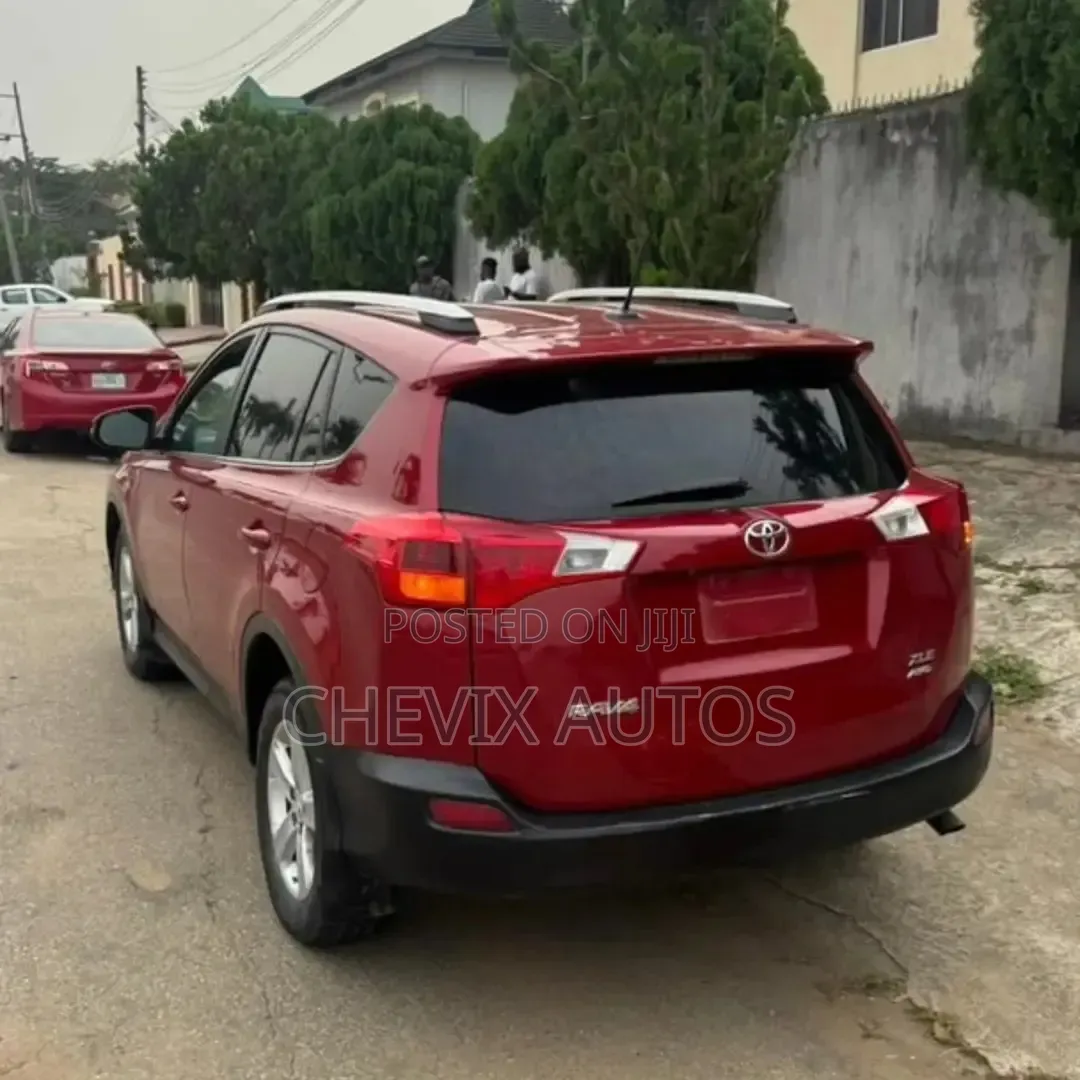 Toyota RAV4 XLE AWD (2.5L 4cyl 6A) 2013 Red