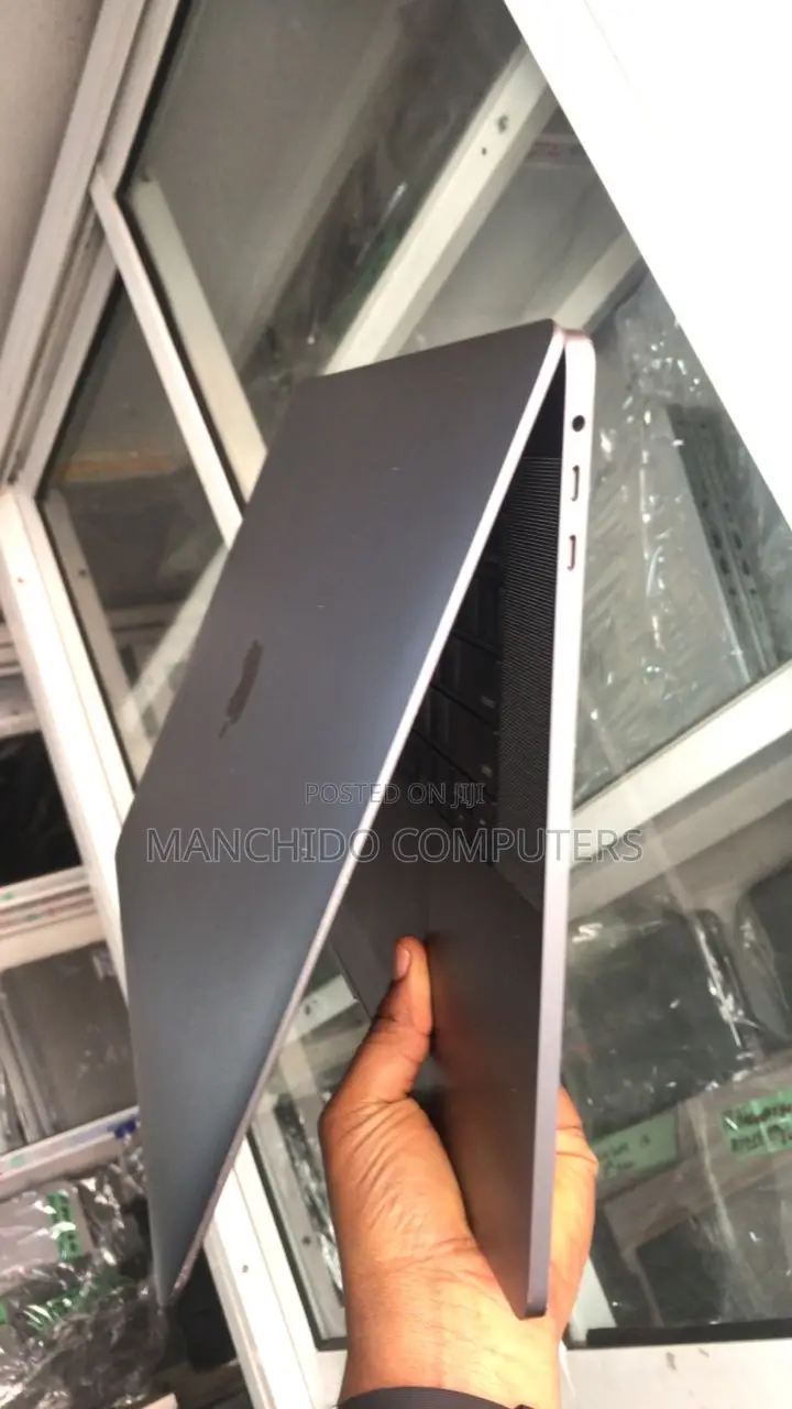 Laptop Apple MacBook Pro 2019 16GB Intel Core i7 SSD 1T