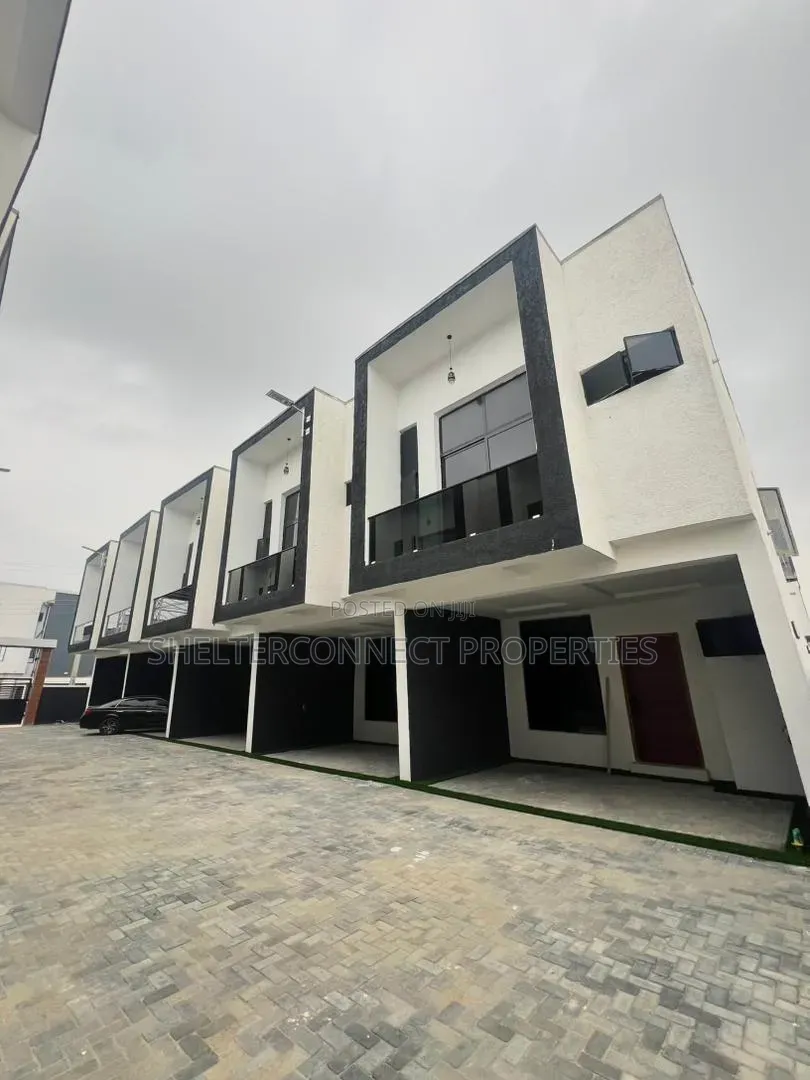 4bdrm Duplex in Ikota for rent
