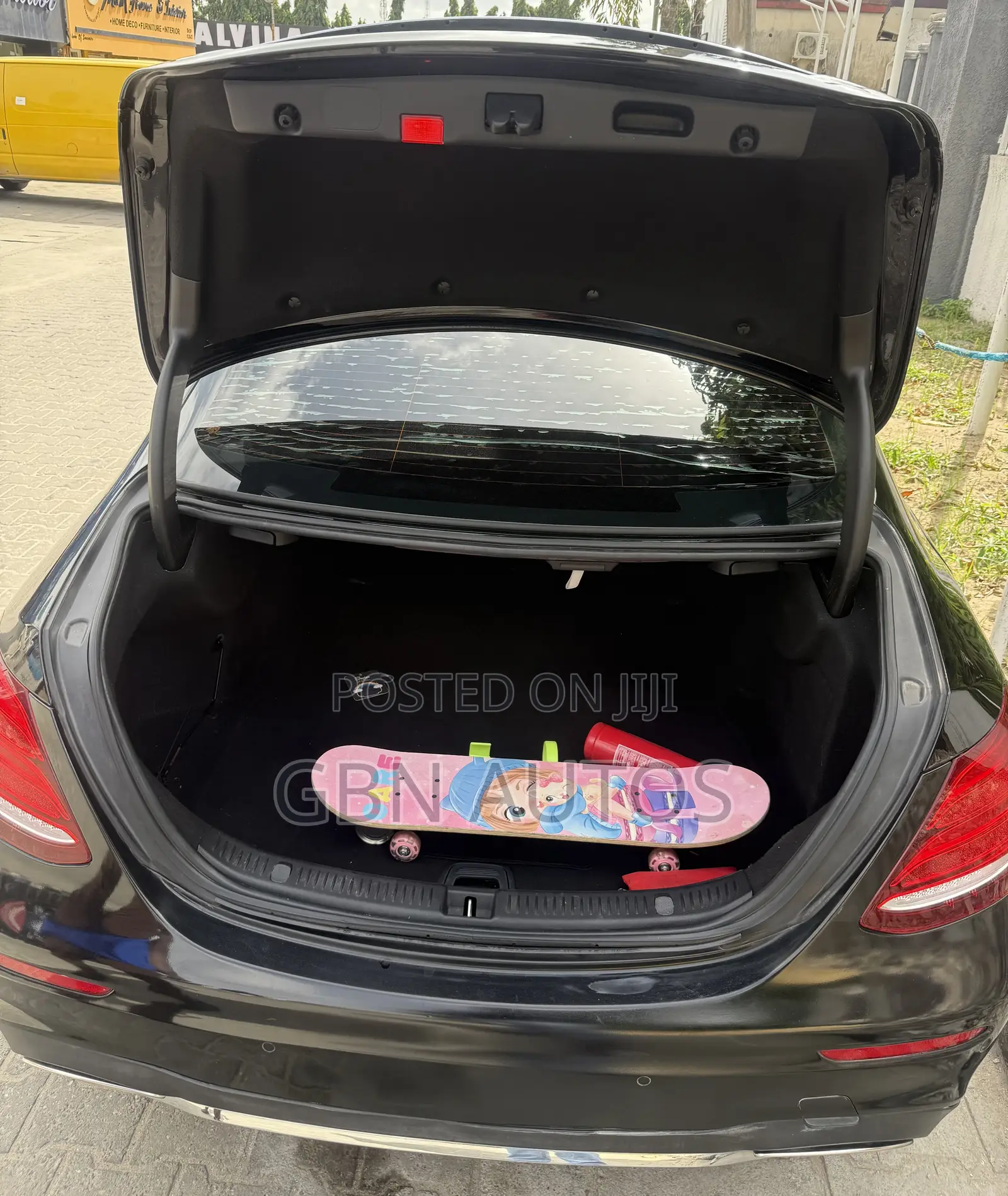Mercedes-Benz E300 2018 Black
