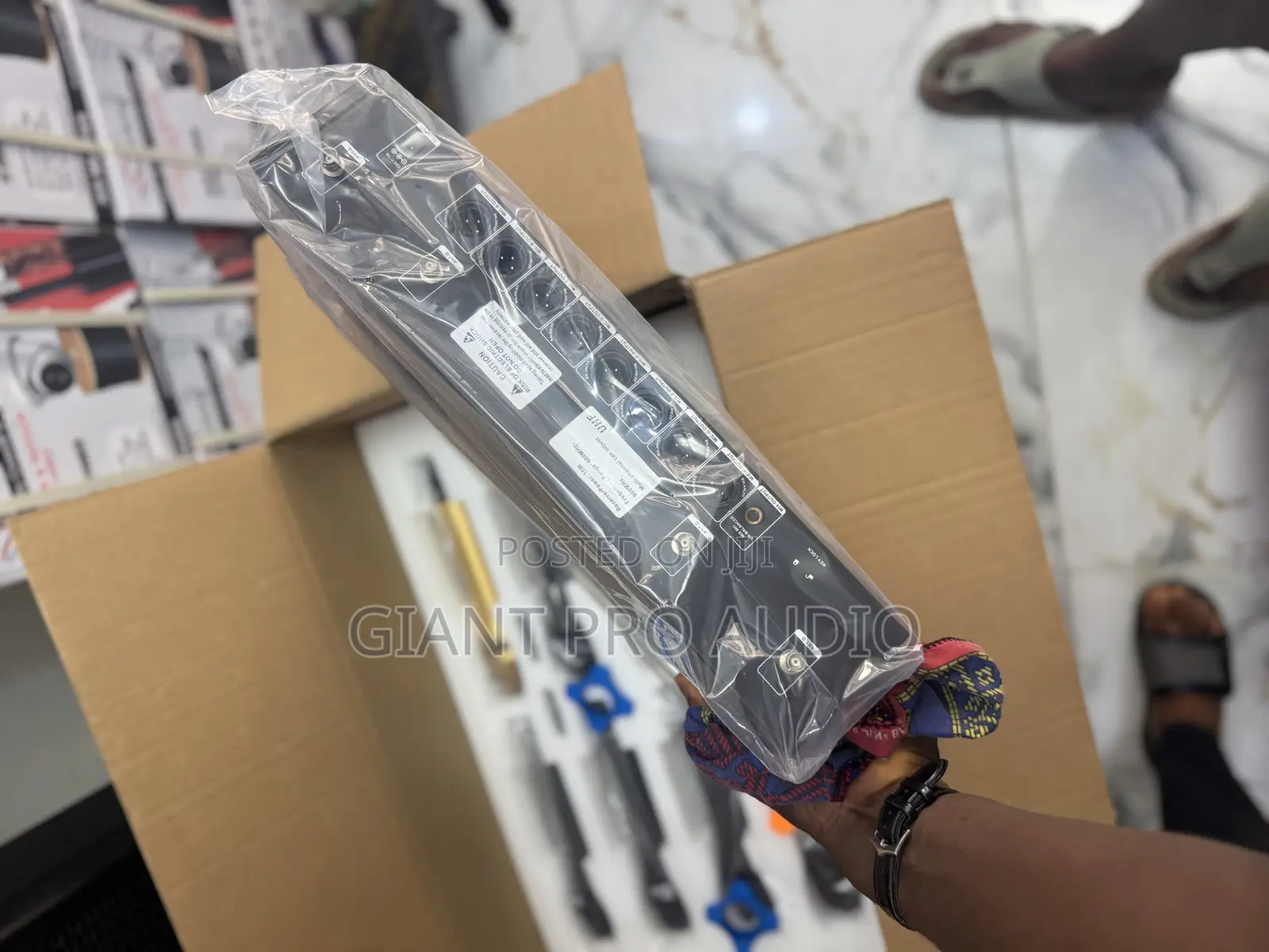 Audio King U608m 8 in 1 Wireless Microphone System