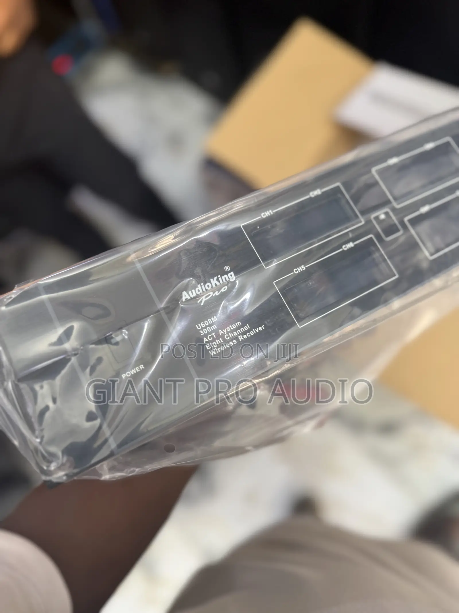Audio King U608m 8 in 1 Wireless Microphone System